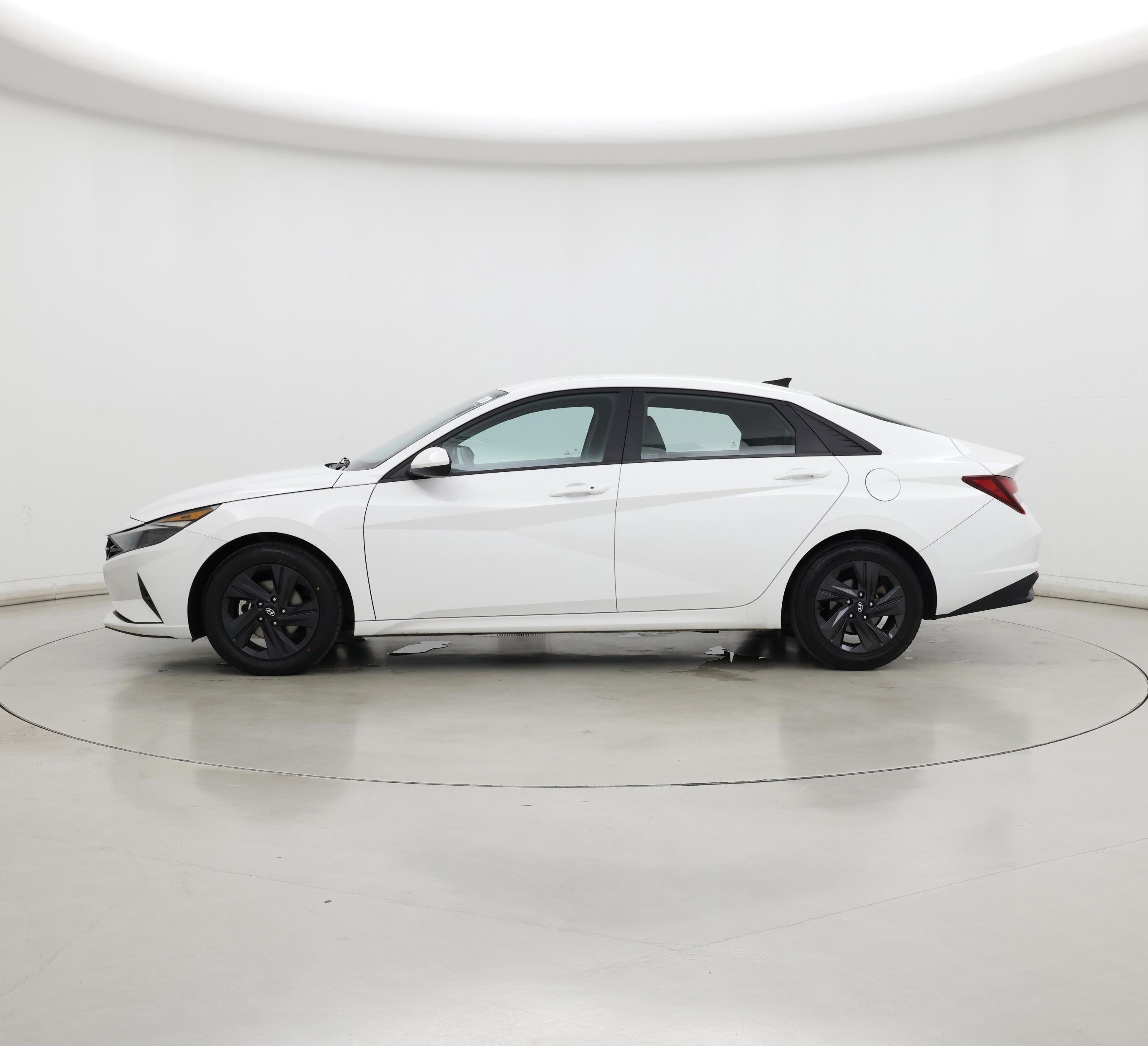 Thumbnail: 2023 Hyundai Elantra - 3