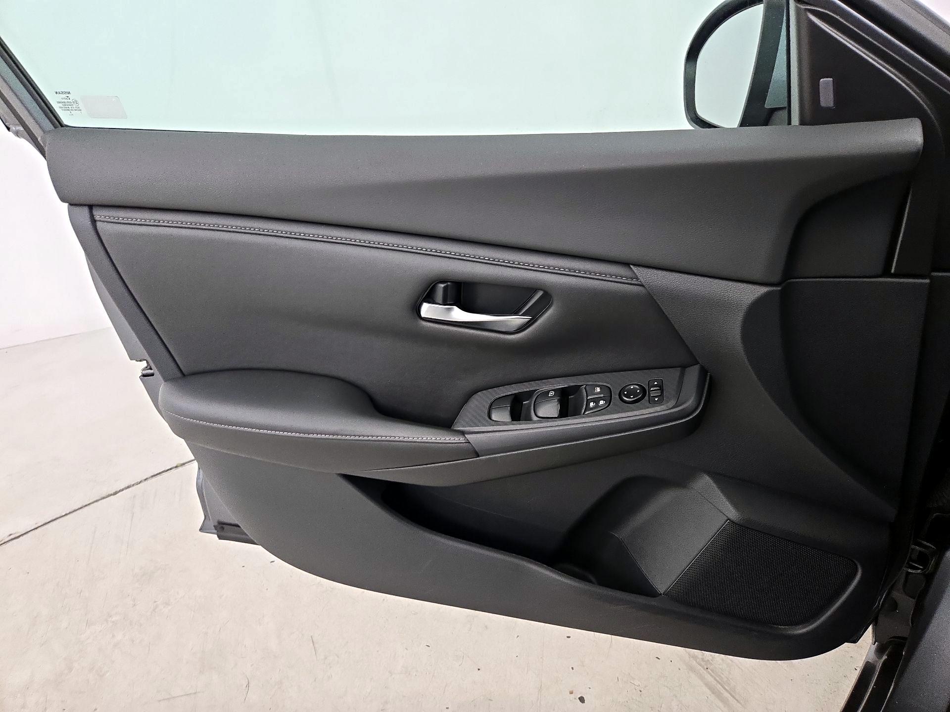 Thumbnail: 2022 Nissan Sentra - 12