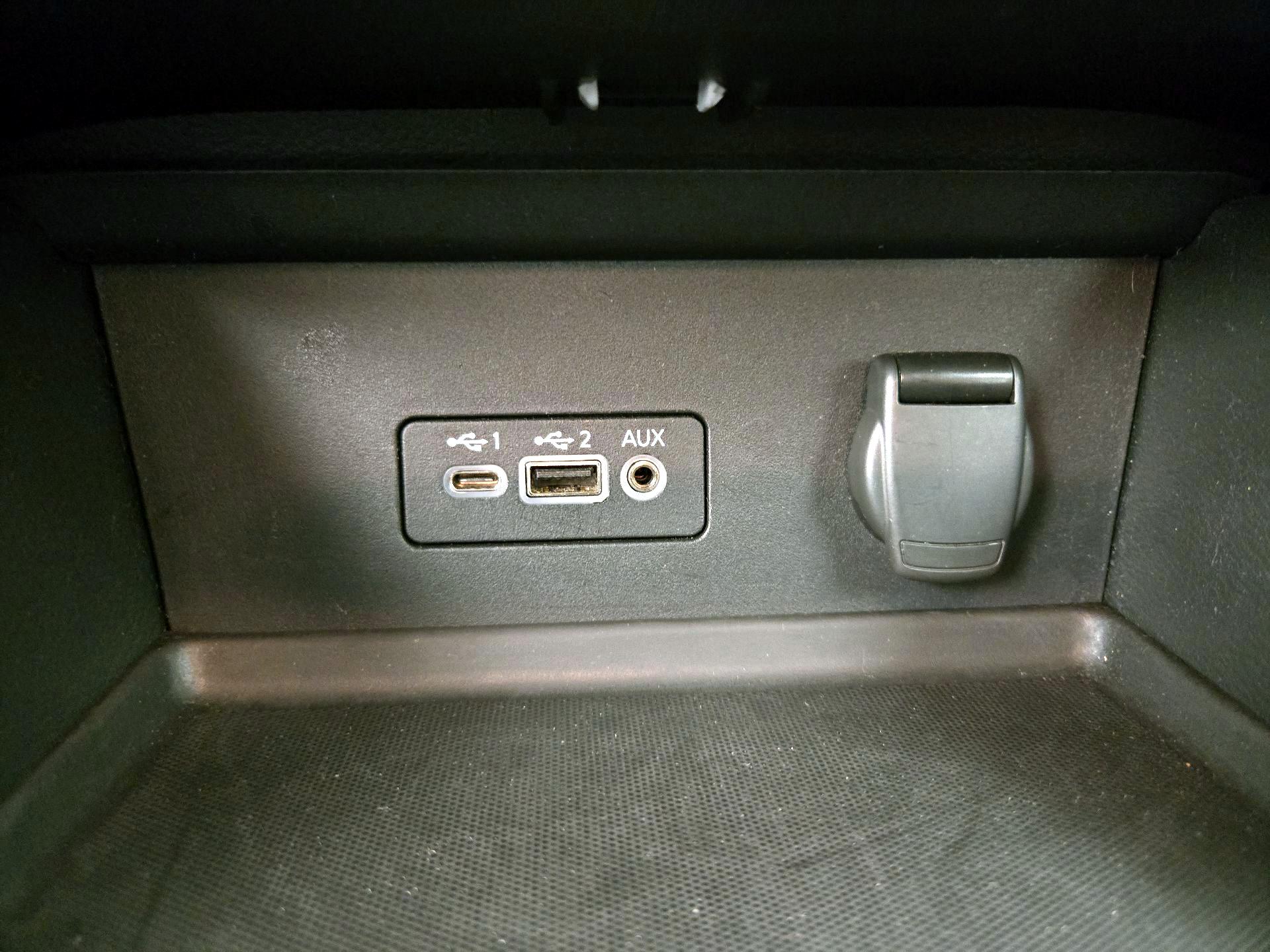 Thumbnail: 2022 Nissan Sentra - 18