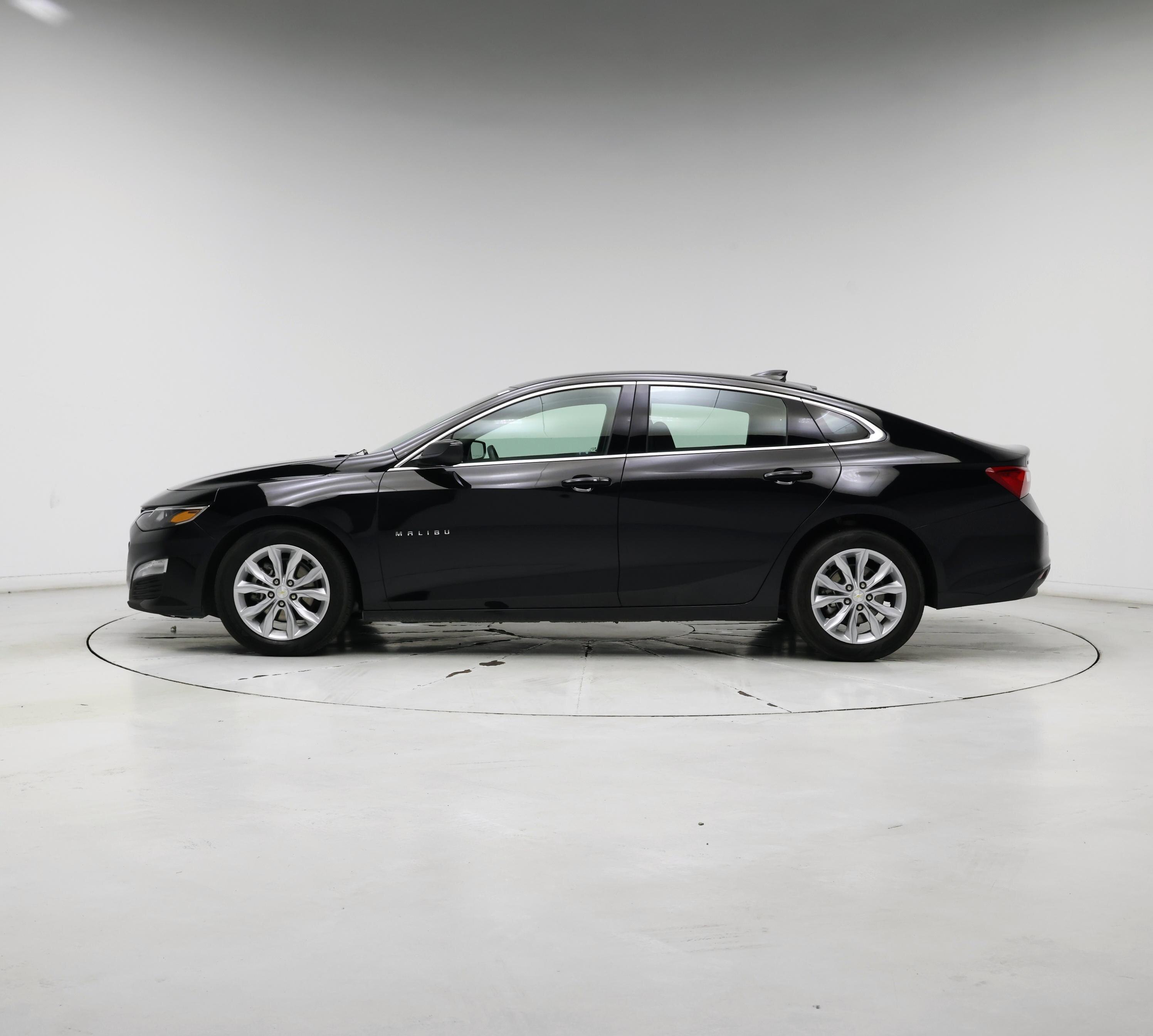 Thumbnail: 2024 Chevrolet Malibu - 3