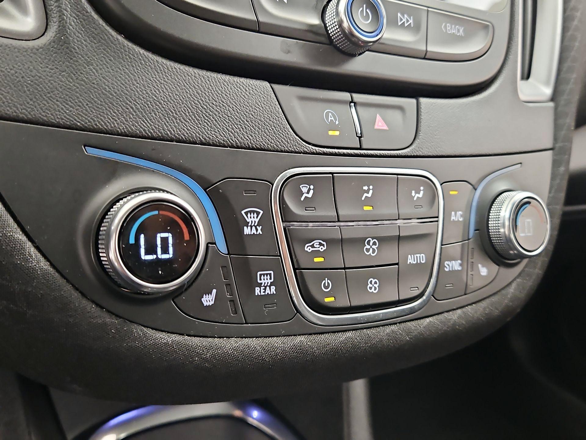 Thumbnail: 2024 Chevrolet Malibu - 16