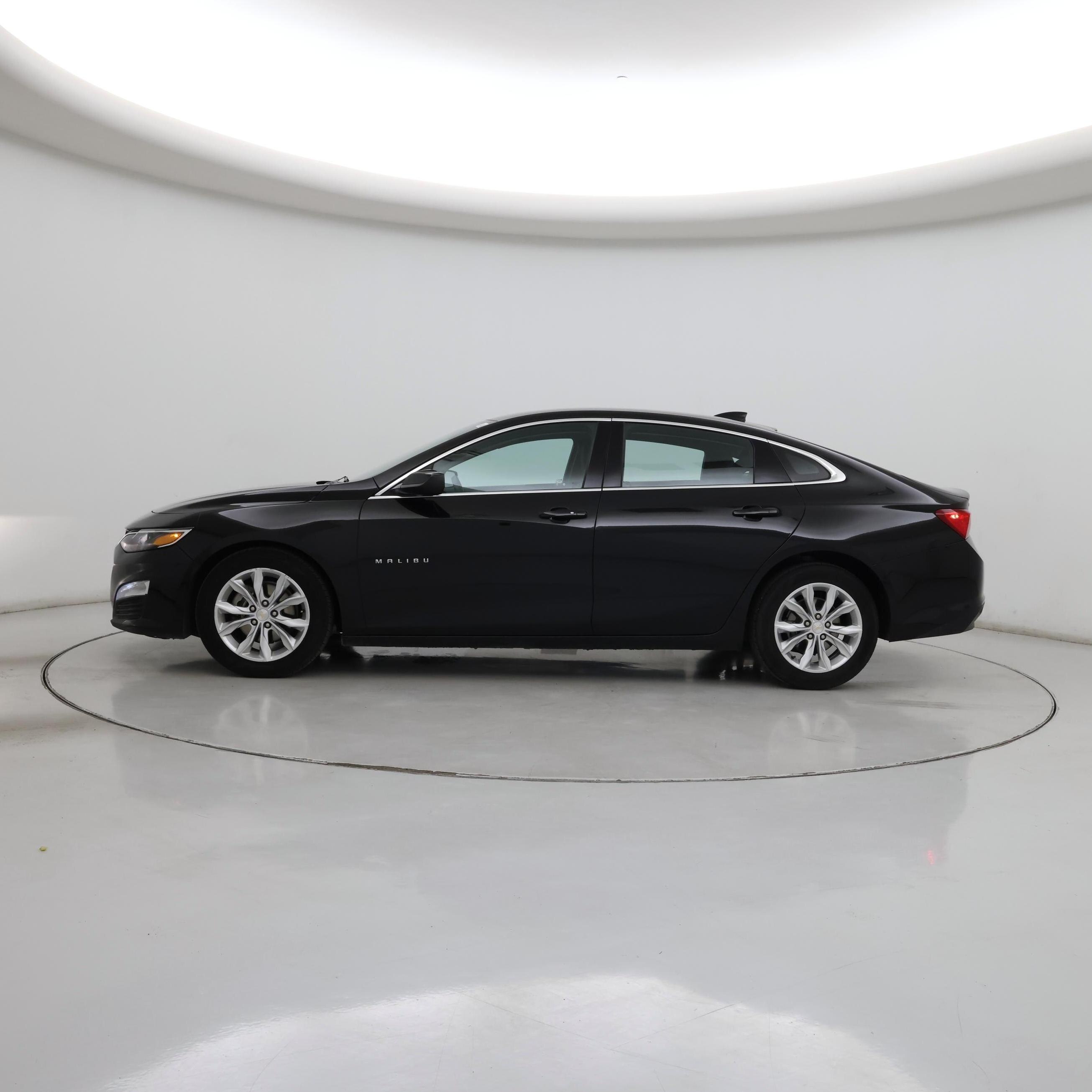 Thumbnail: 2024 Chevrolet Malibu - 3