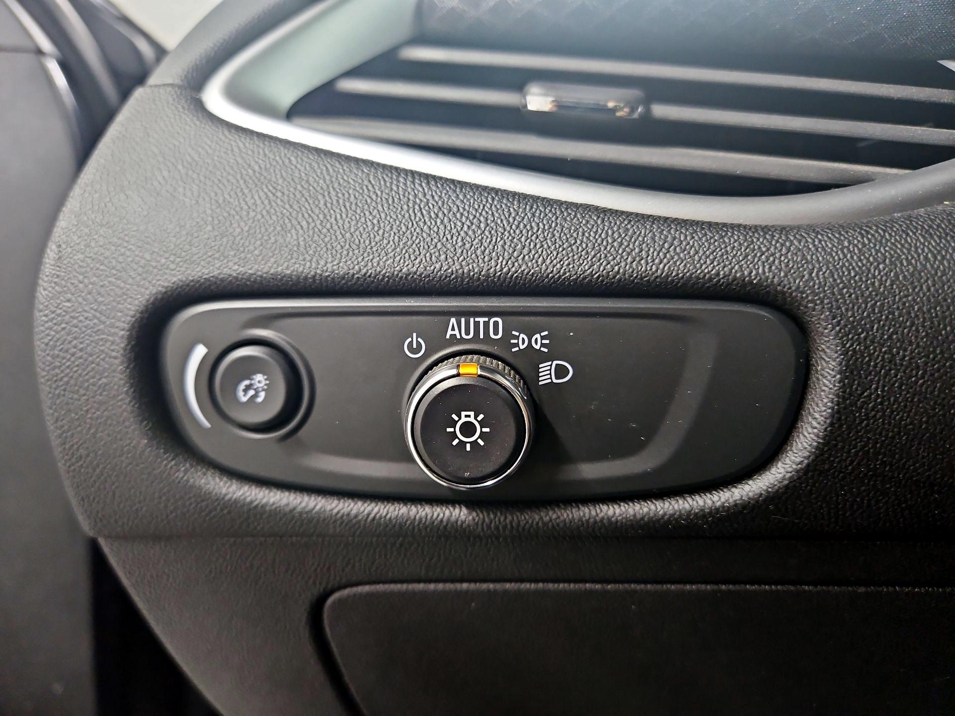 Thumbnail: 2023 Chevrolet Malibu - 13