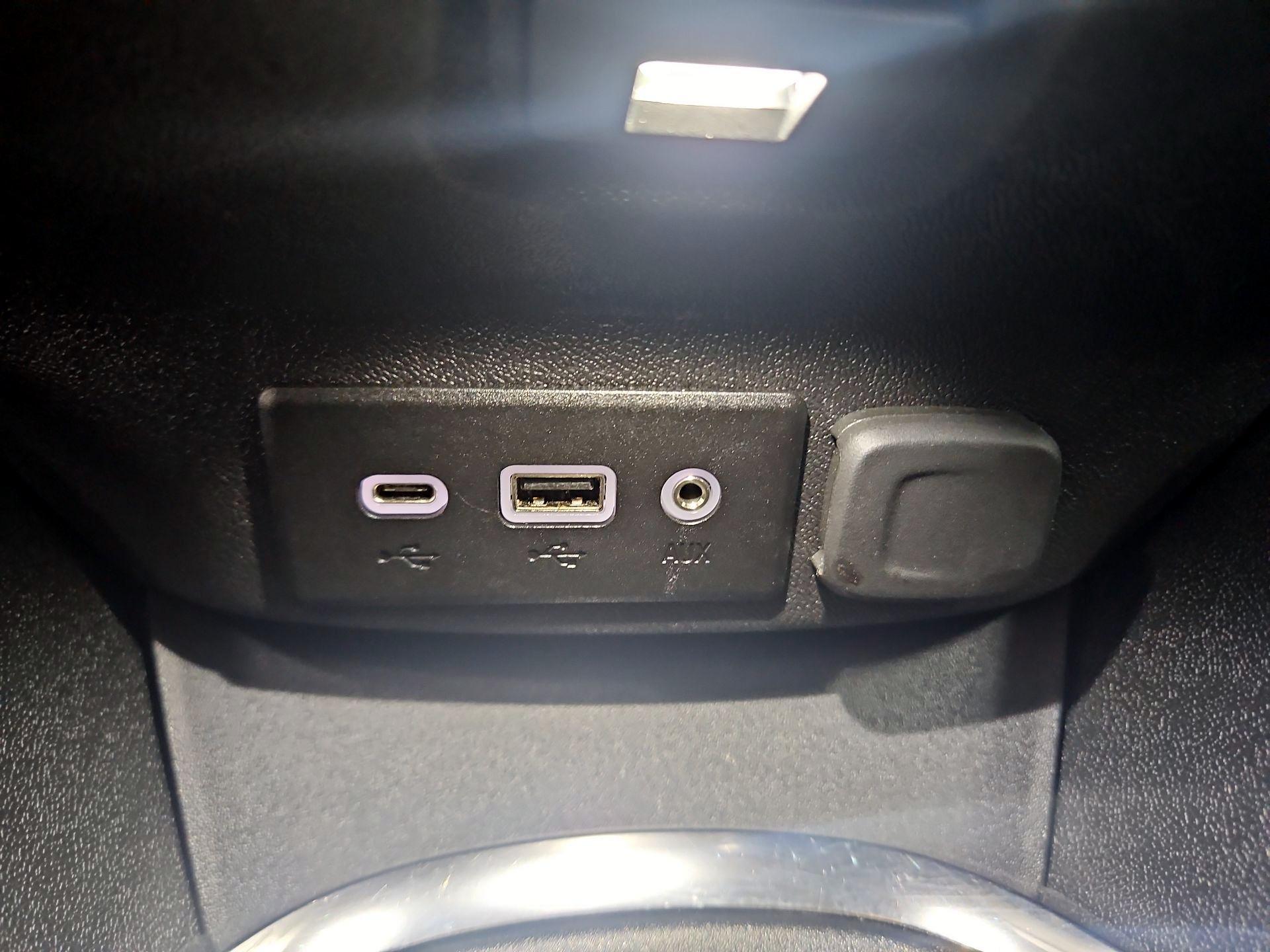 Thumbnail: 2023 Chevrolet Malibu - 18