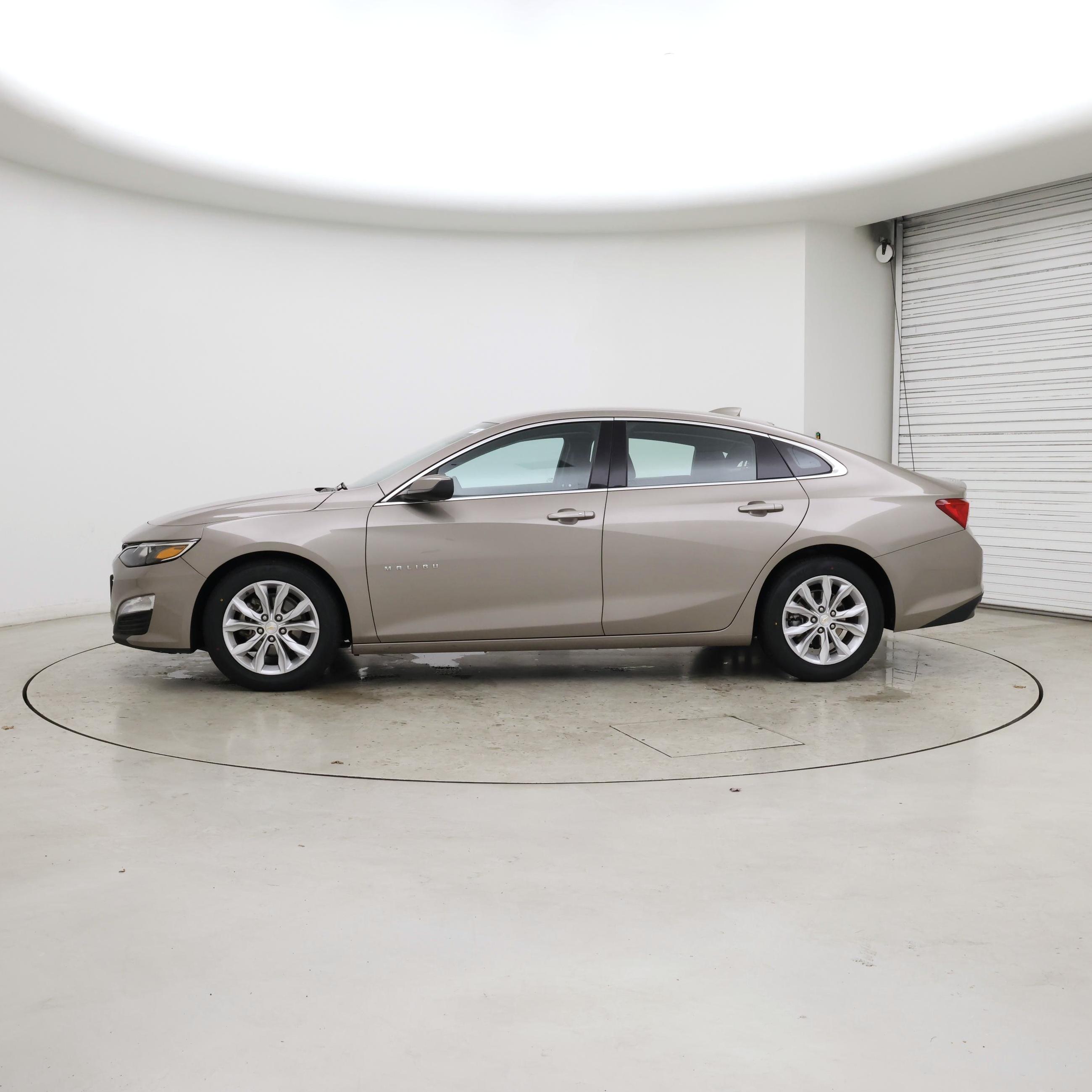 Thumbnail: 2023 Chevrolet Malibu - 3