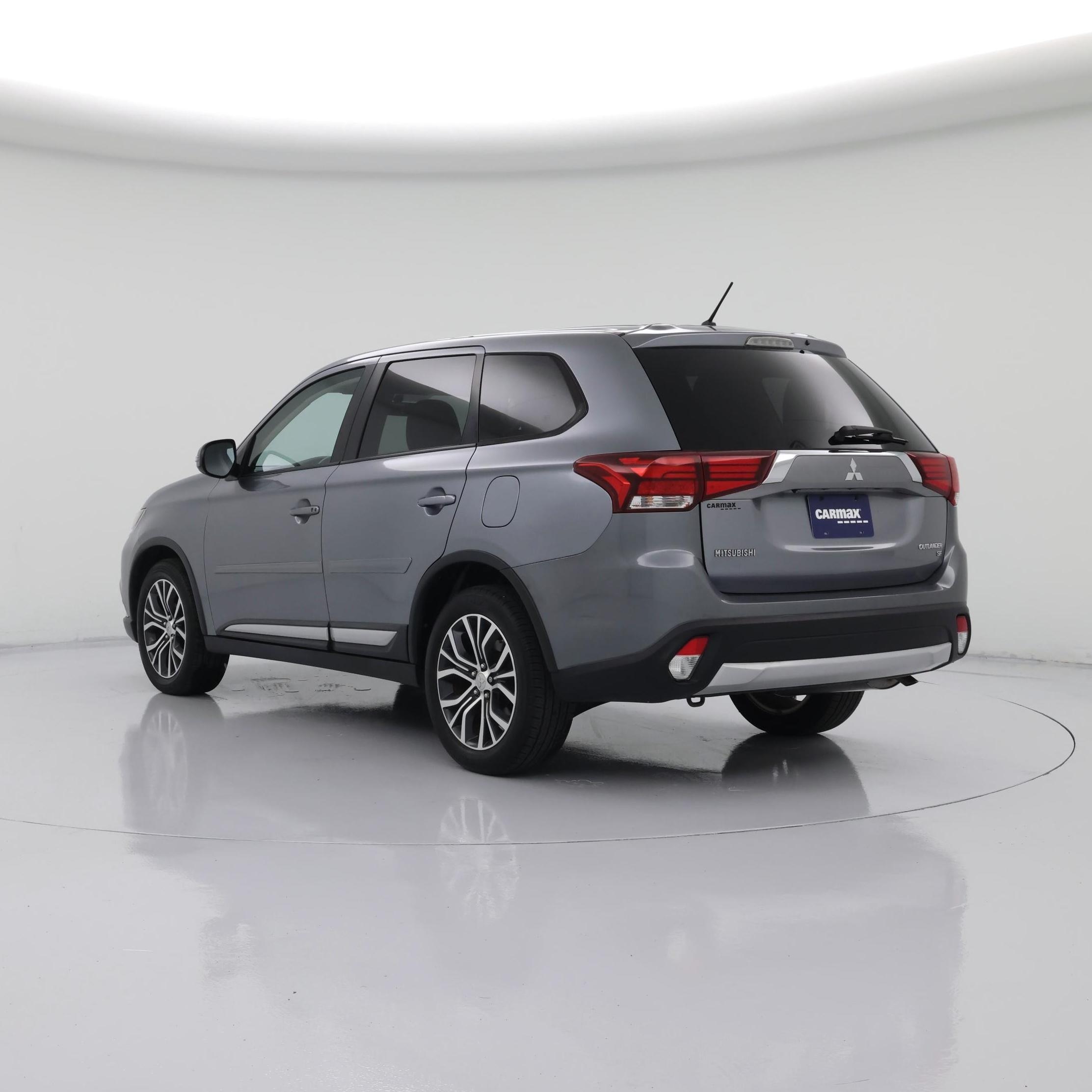 Thumbnail: 2016 Mitsubishi Outlander - 2