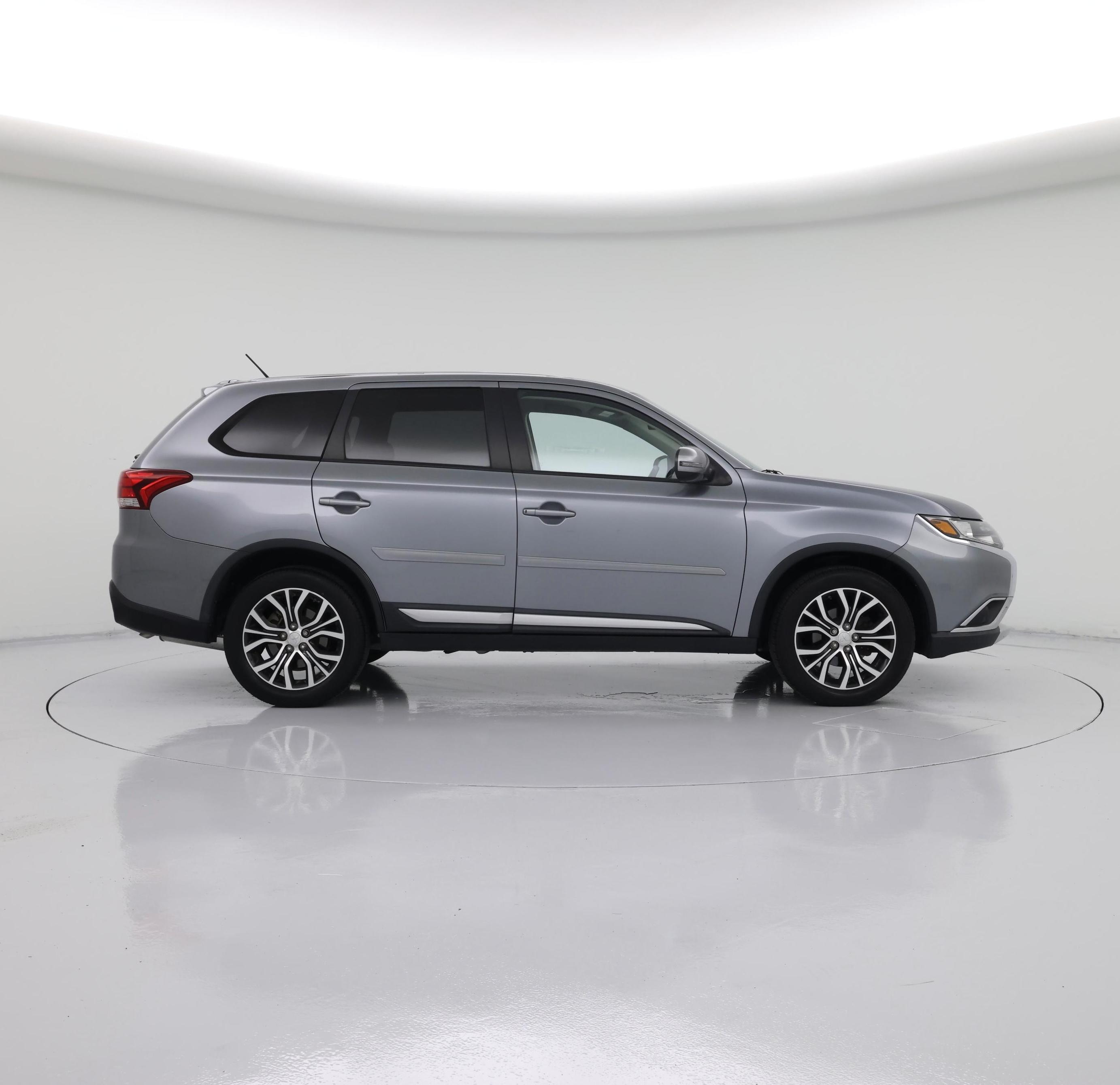 Thumbnail: 2016 Mitsubishi Outlander - 7