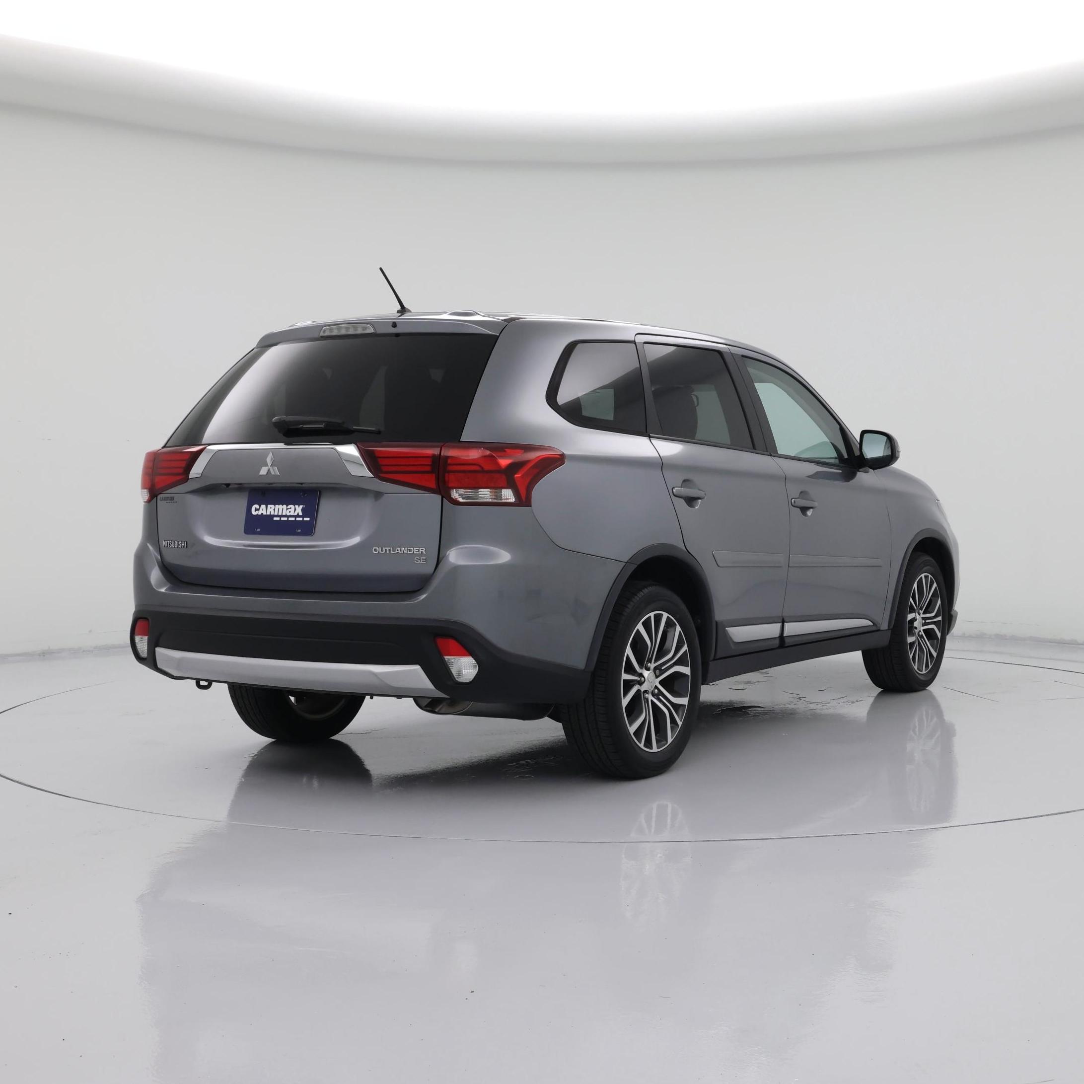 Thumbnail: 2016 Mitsubishi Outlander - 8