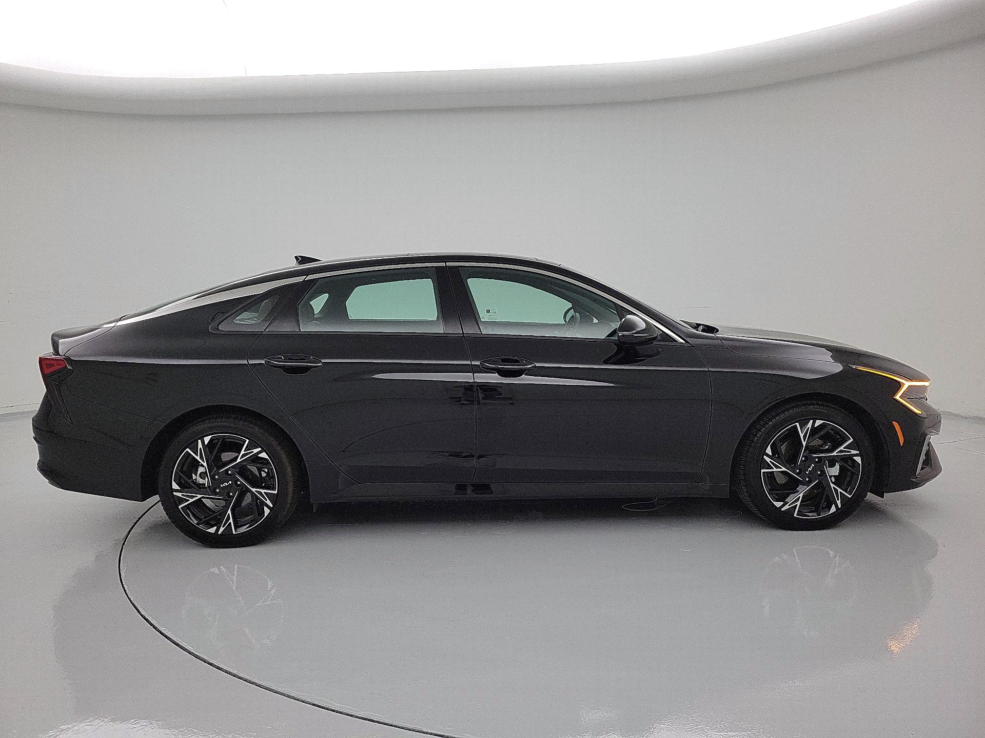 Thumbnail: 2025 Kia K5 - 4