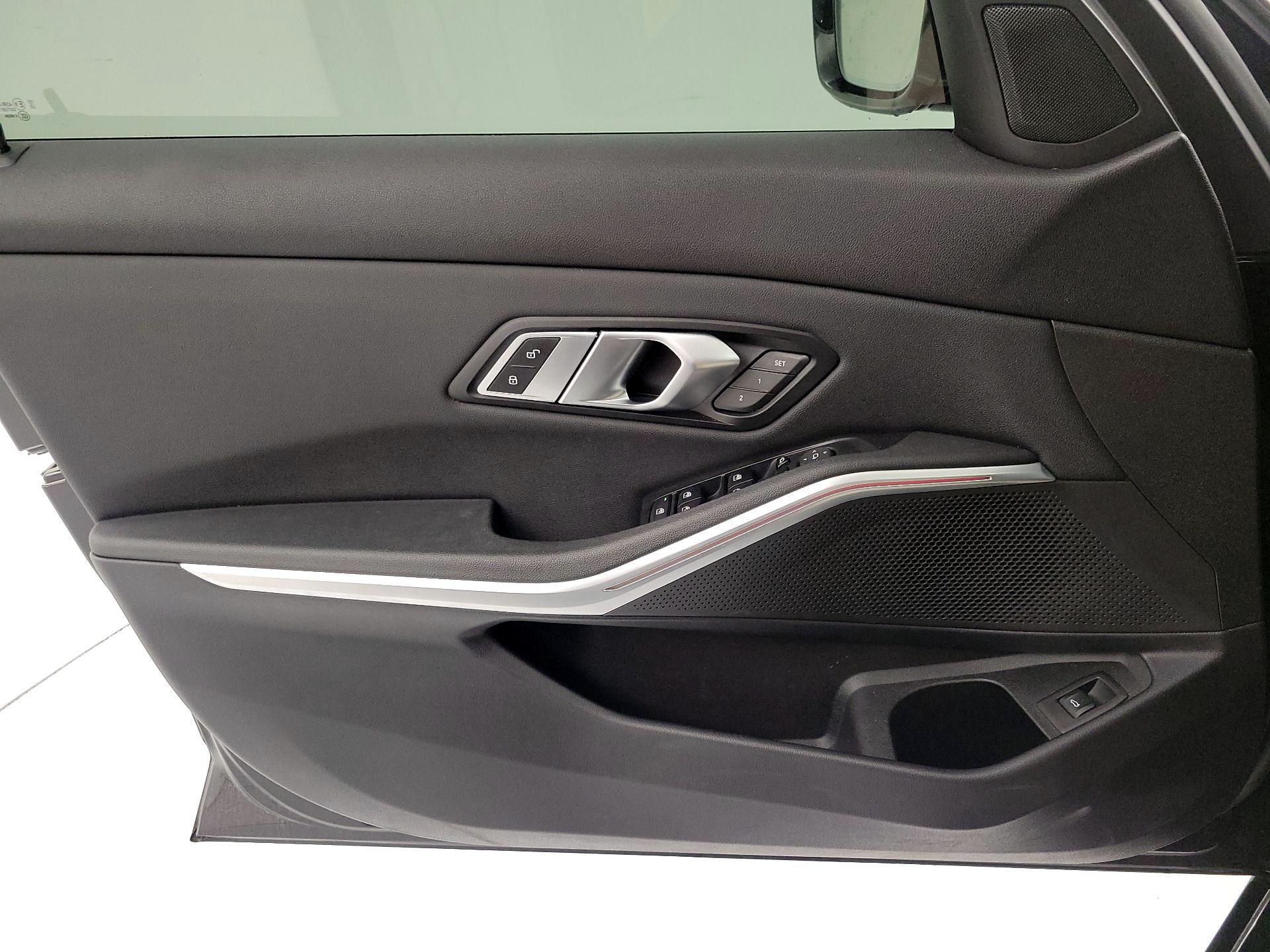 Thumbnail: 2020 BMW 3 Series - 10