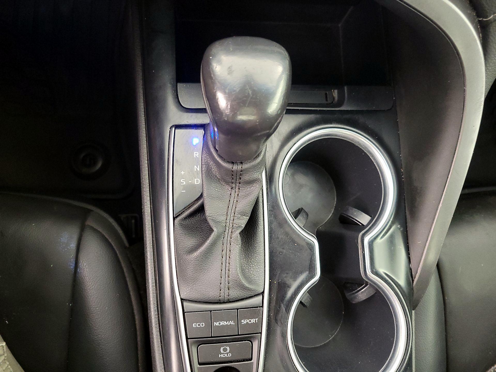 Thumbnail: 2020 Toyota Camry - 16