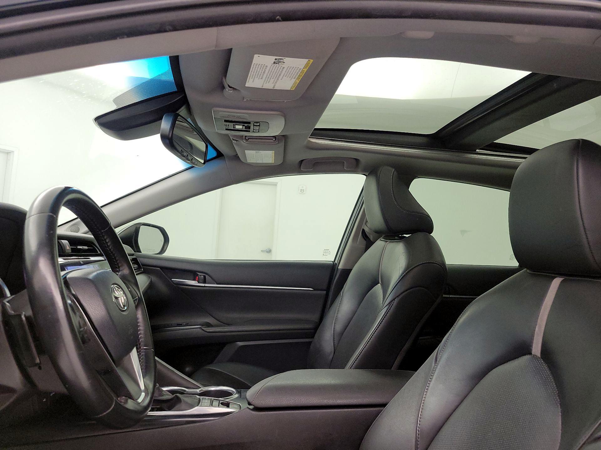 Thumbnail: 2020 Toyota Camry - 18