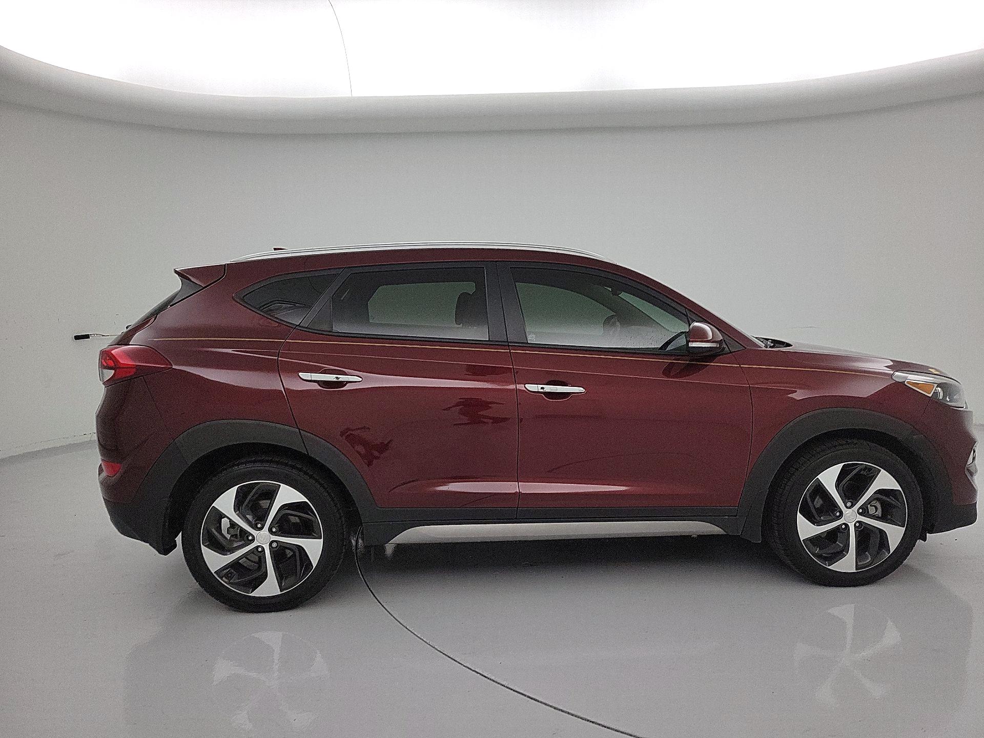 Thumbnail: 2017 Hyundai Tucson - 4