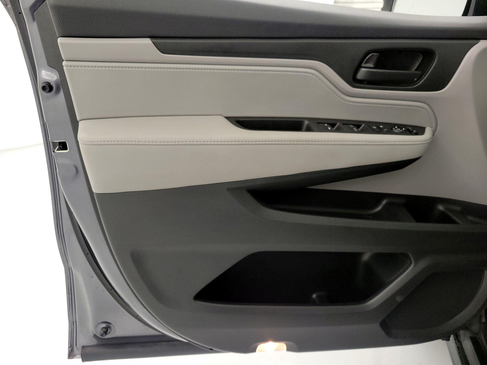 Thumbnail: 2019 Honda Odyssey - 10