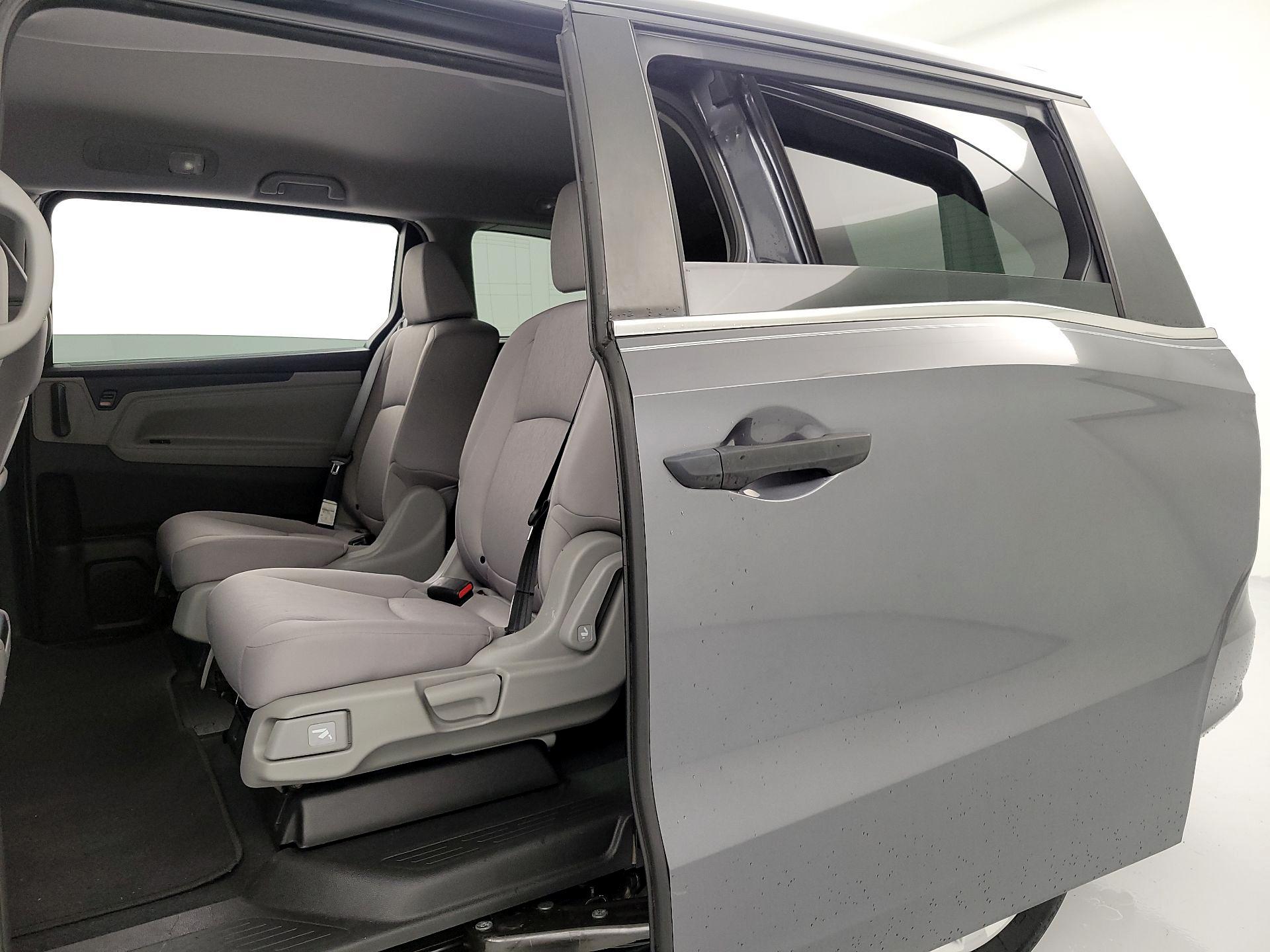 Thumbnail: 2019 Honda Odyssey - 16