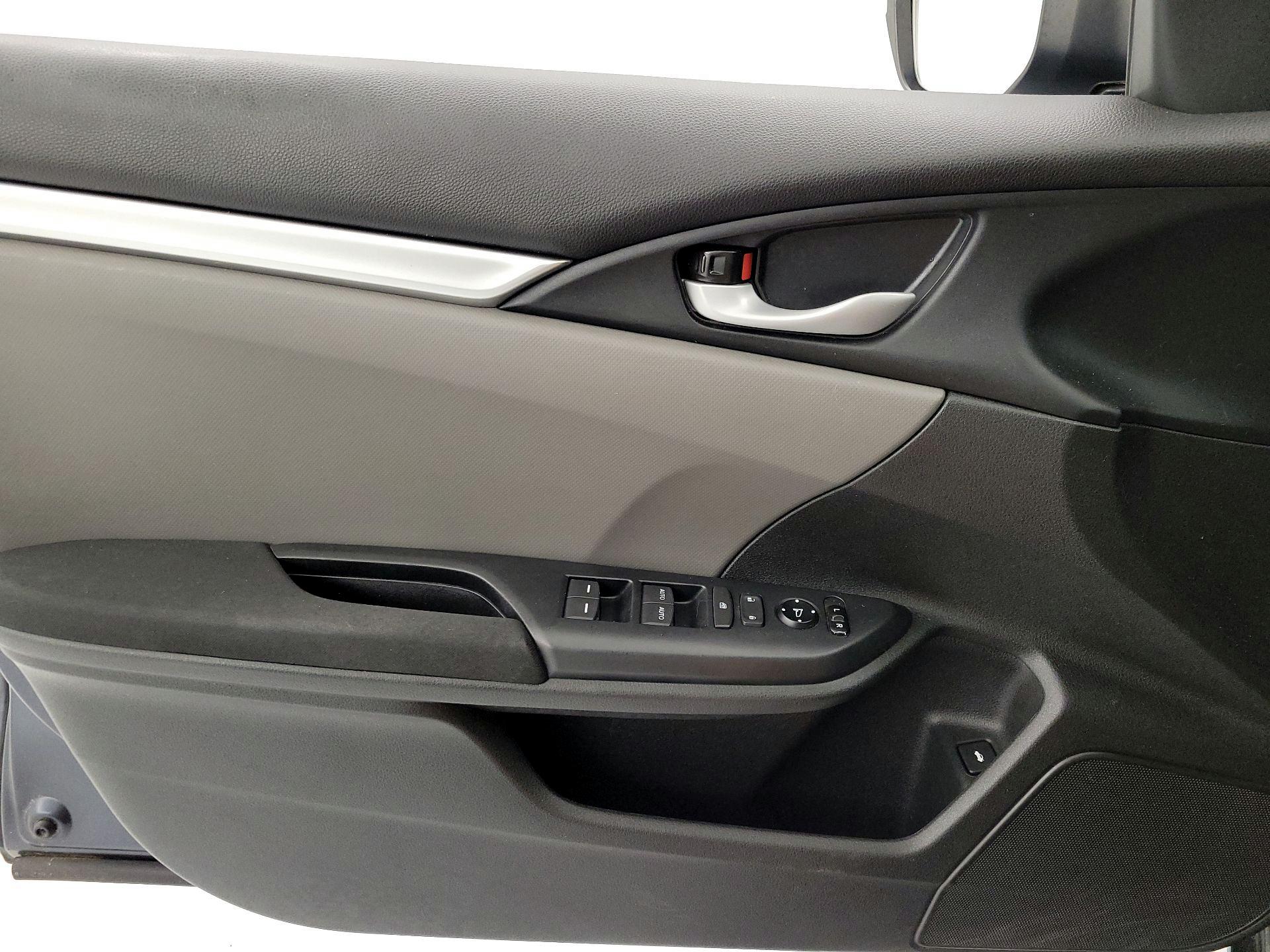 Thumbnail: 2017 Honda Civic - 12
