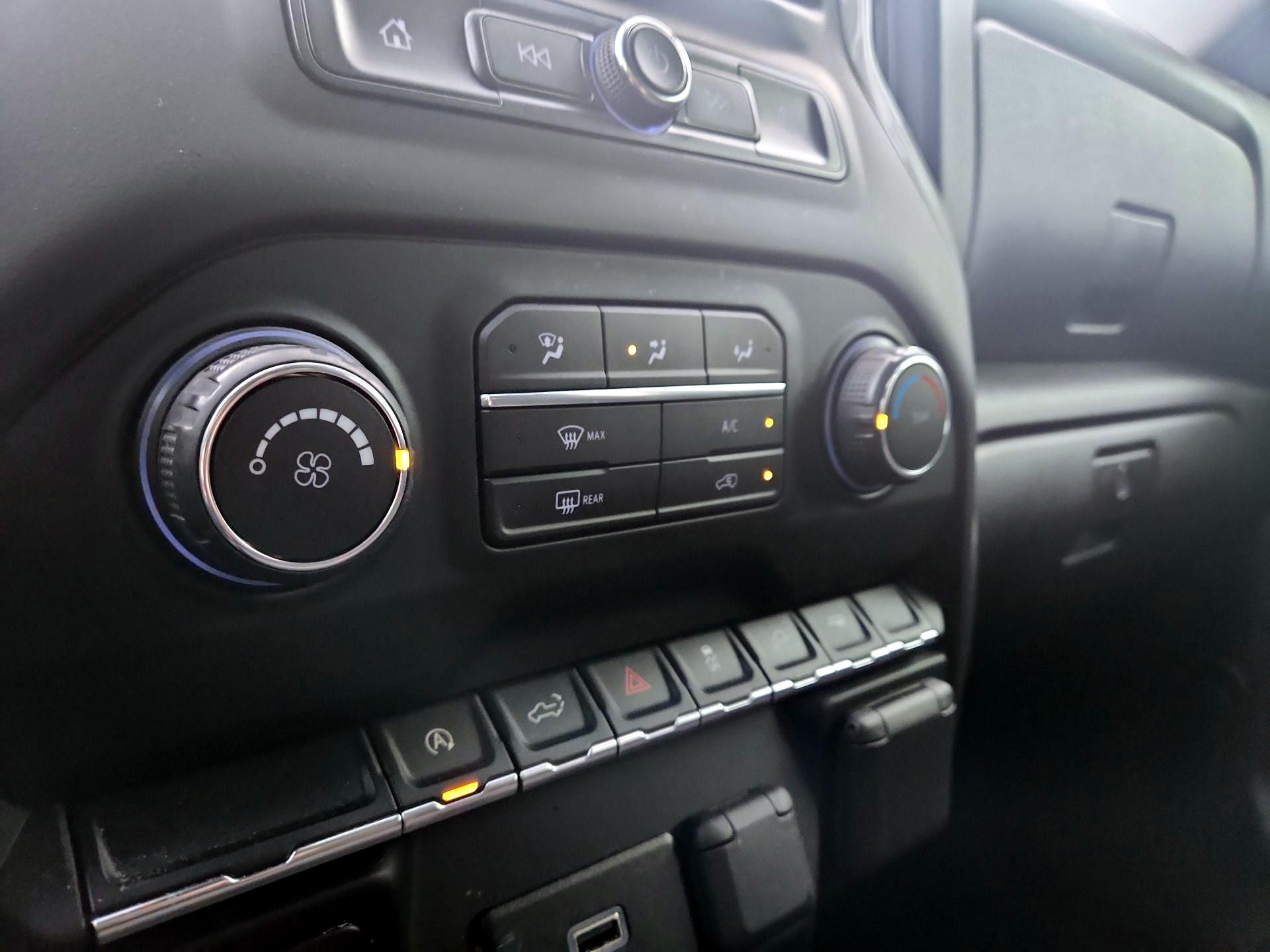 Thumbnail: 2020 Chevrolet Silverado 1500 - 16