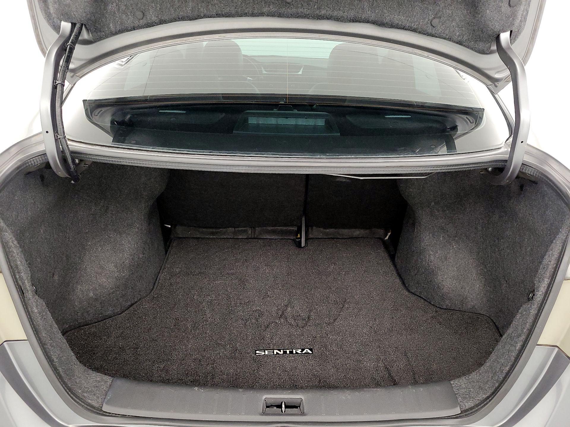 Thumbnail: 2015 Nissan Sentra - 19