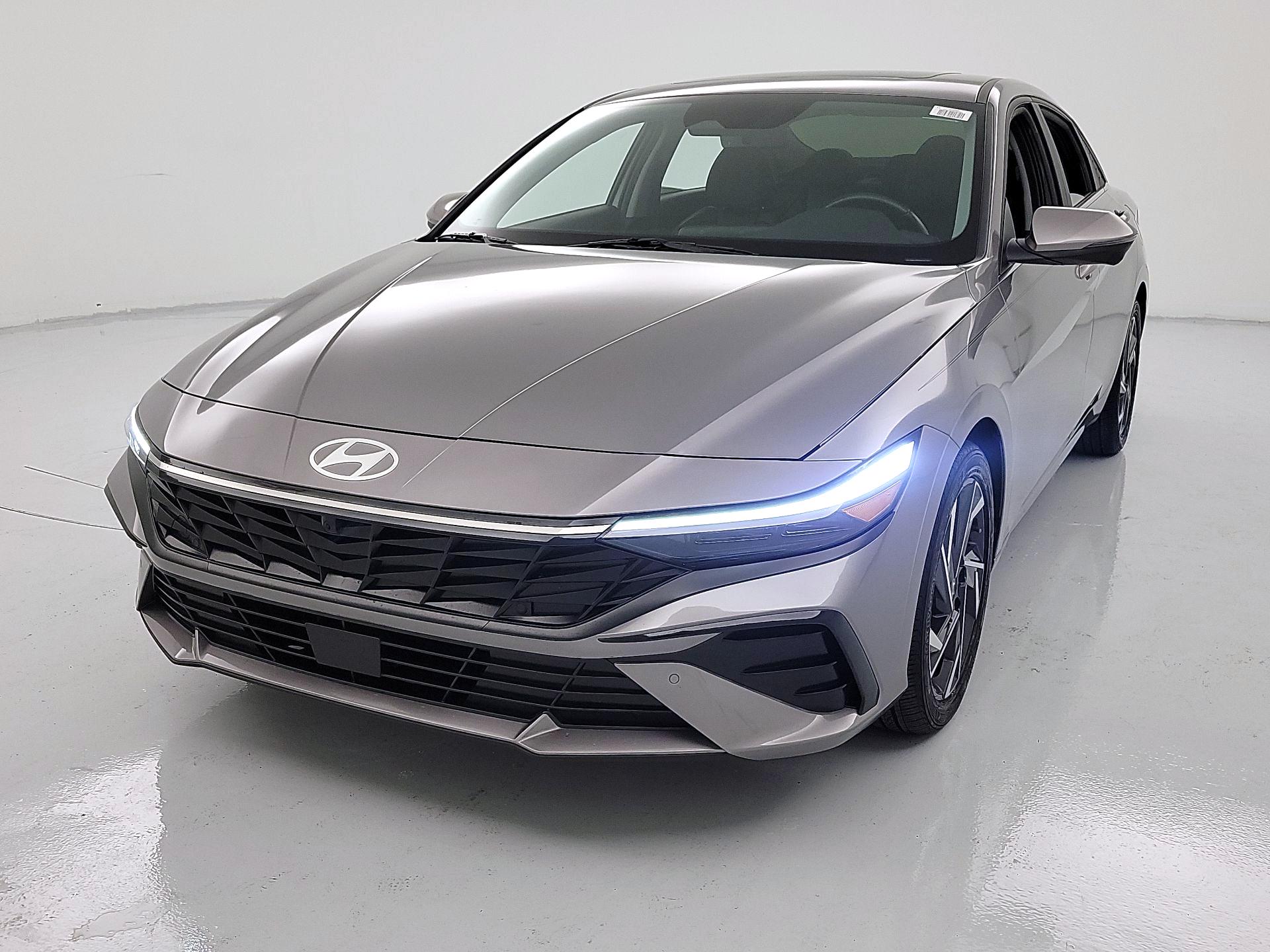 Thumbnail: 2024 Hyundai Elantra - 3