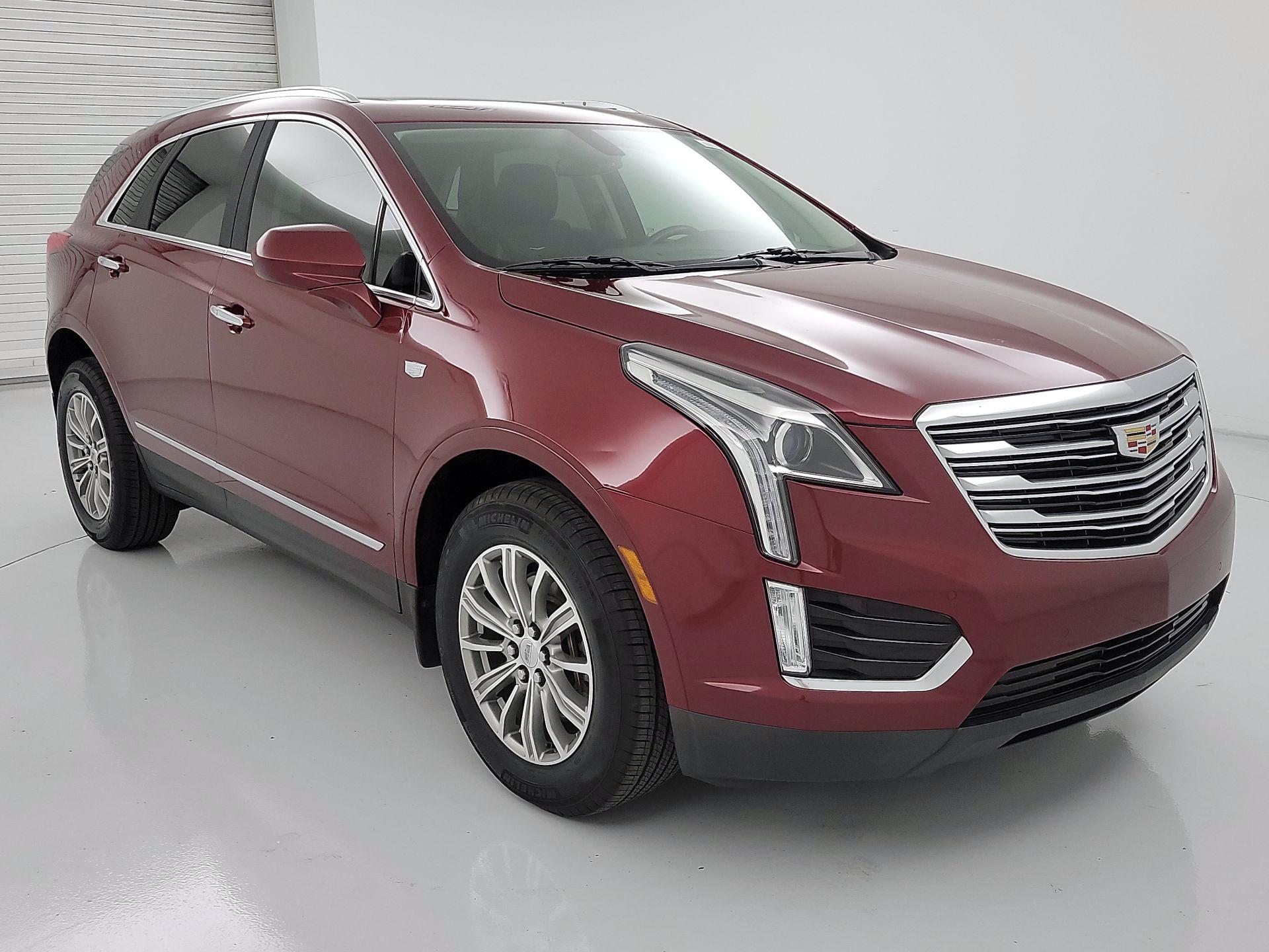 Thumbnail: 2017 Cadillac XT5 - 1