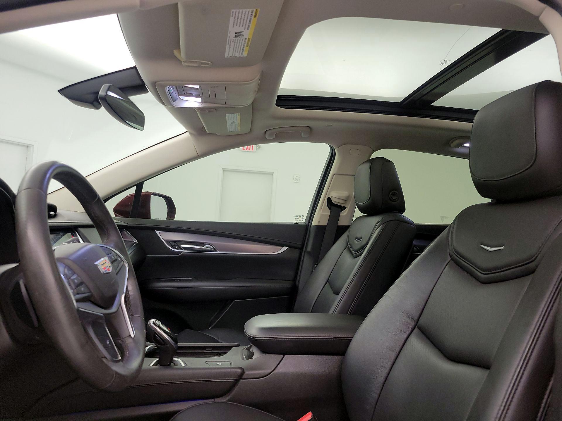 Thumbnail: 2017 Cadillac XT5 - 18