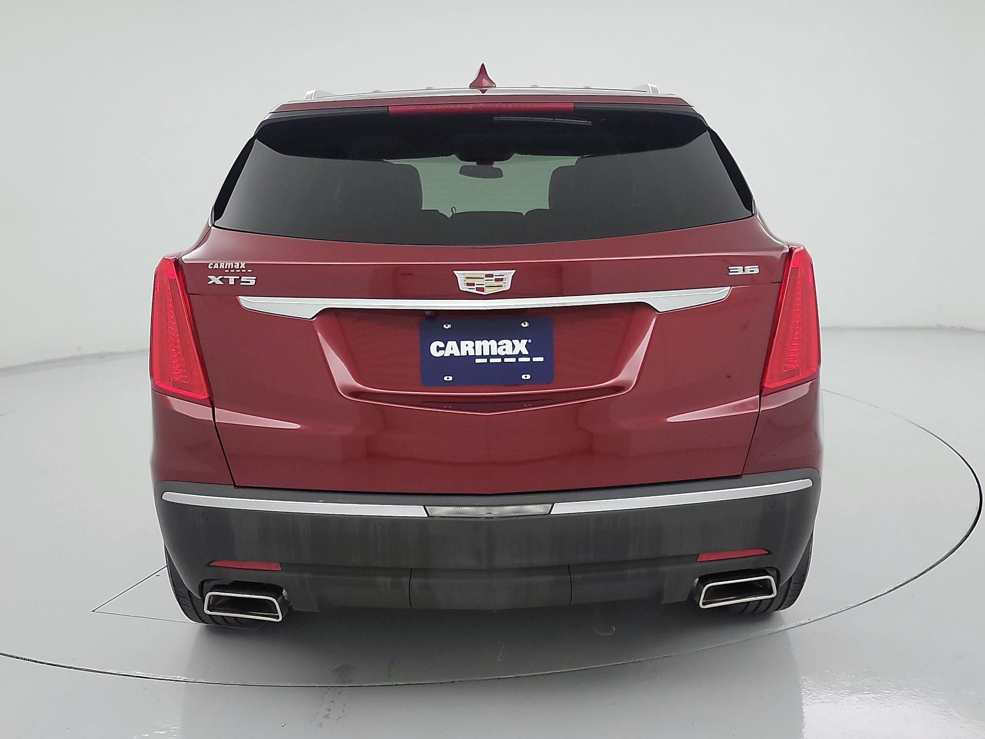 Thumbnail: 2017 Cadillac XT5 - 6