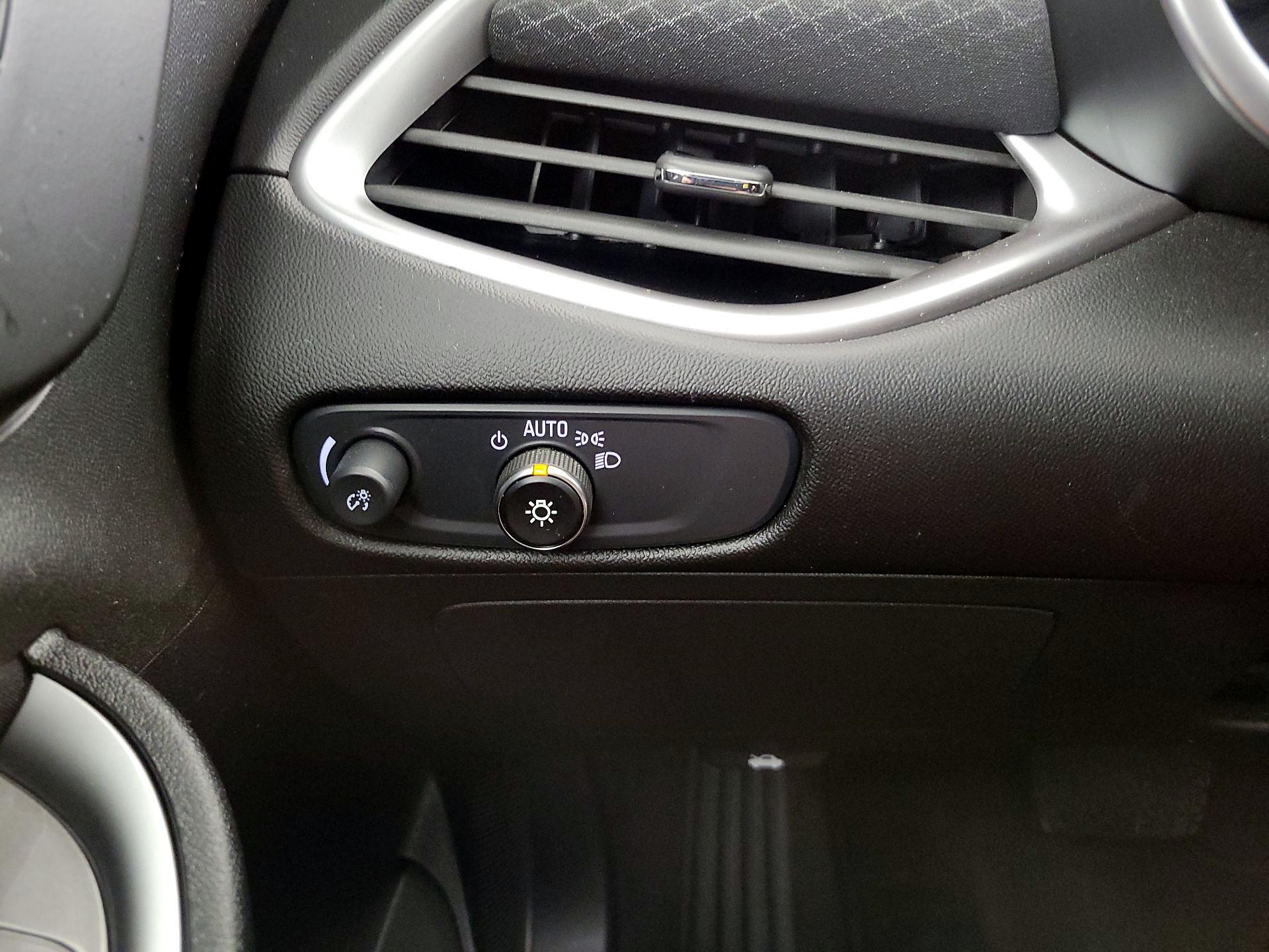 Thumbnail: 2024 Chevrolet Malibu - 11