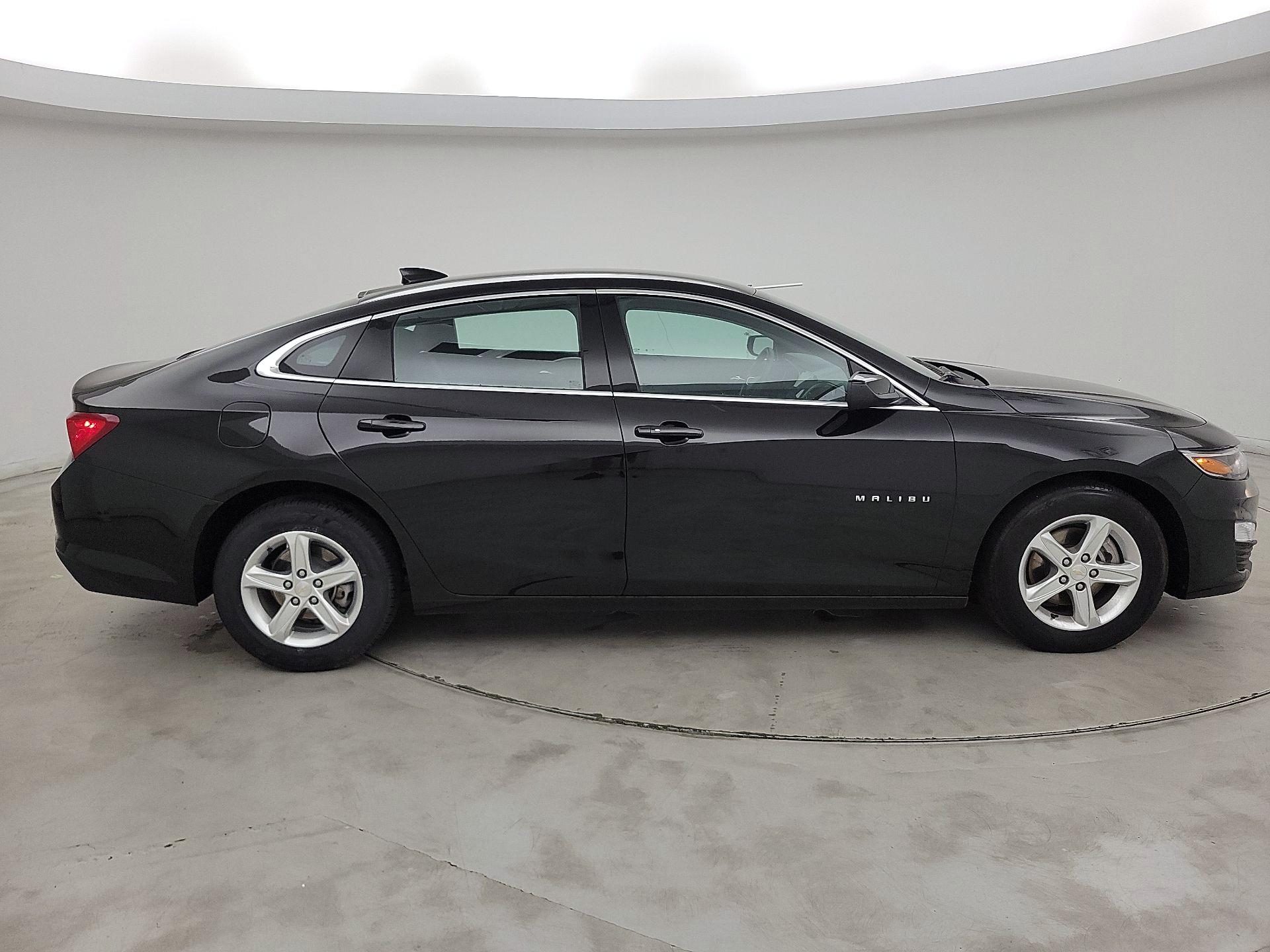 Thumbnail: 2024 Chevrolet Malibu - 4