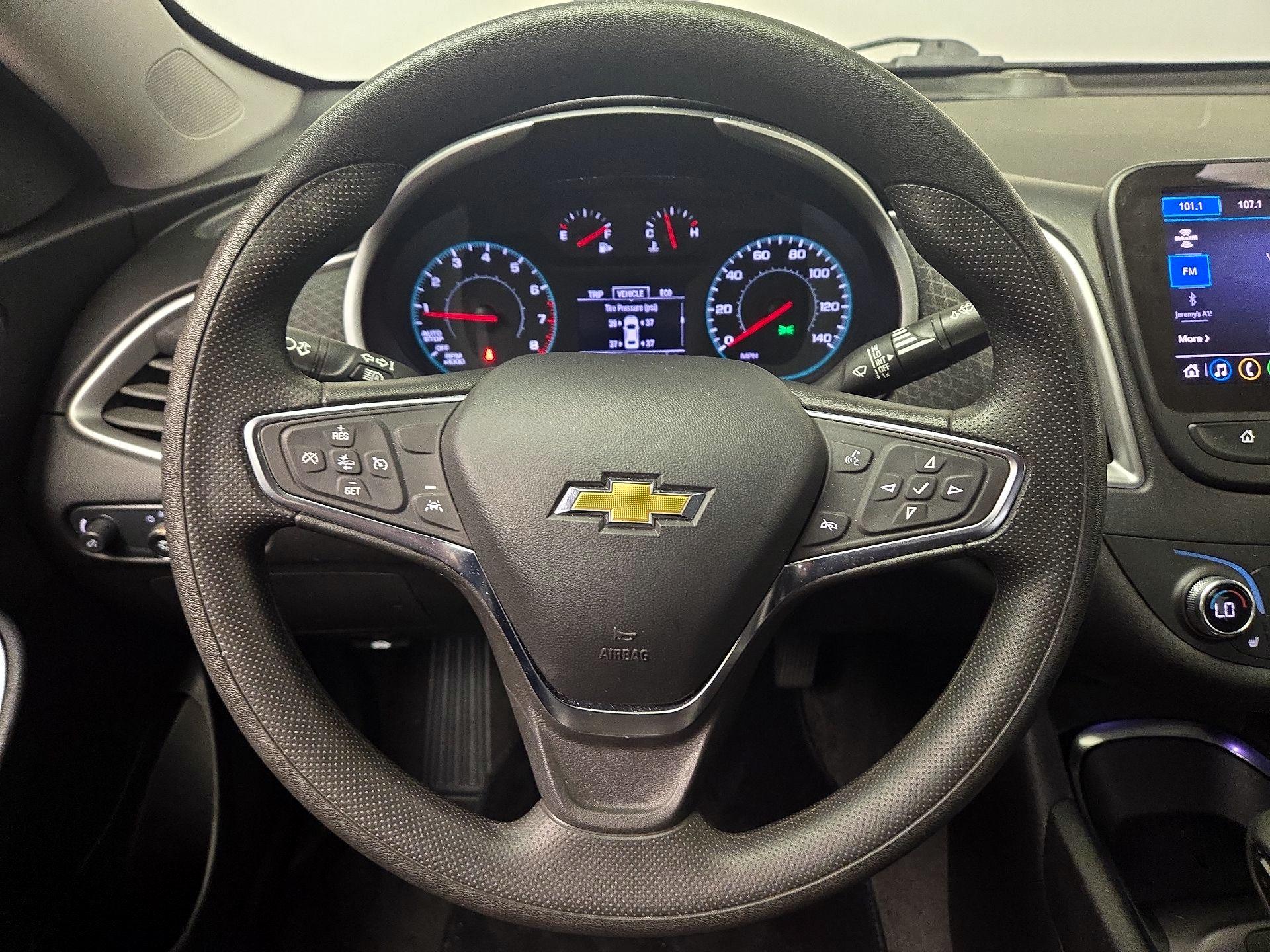 Thumbnail: 2024 Chevrolet Malibu - 10