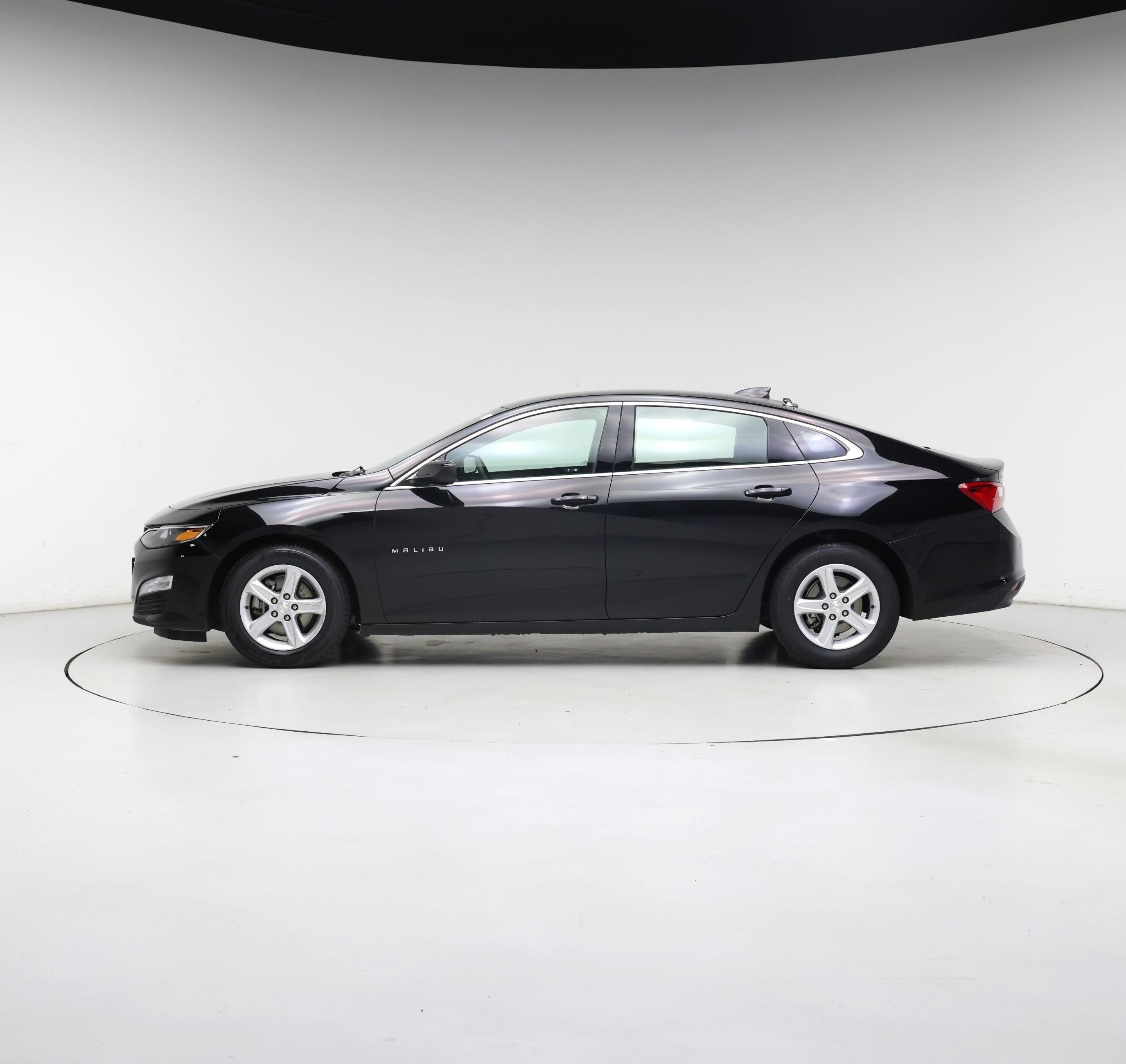 Thumbnail: 2024 Chevrolet Malibu - 3