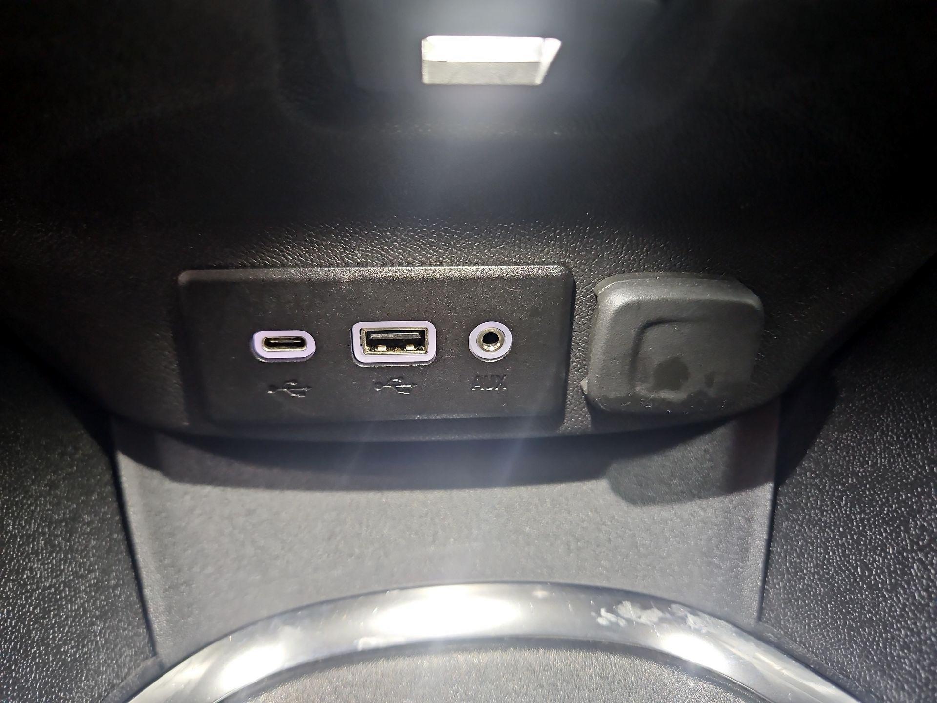 Thumbnail: 2023 Chevrolet Malibu - 18