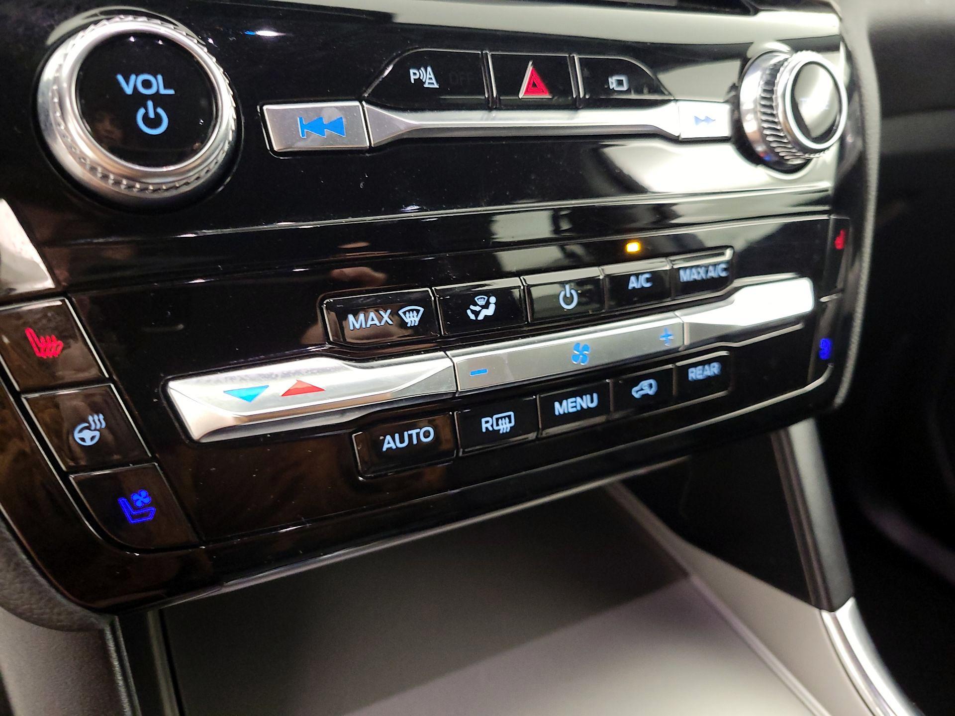 Thumbnail: 2023 Ford Explorer - 17