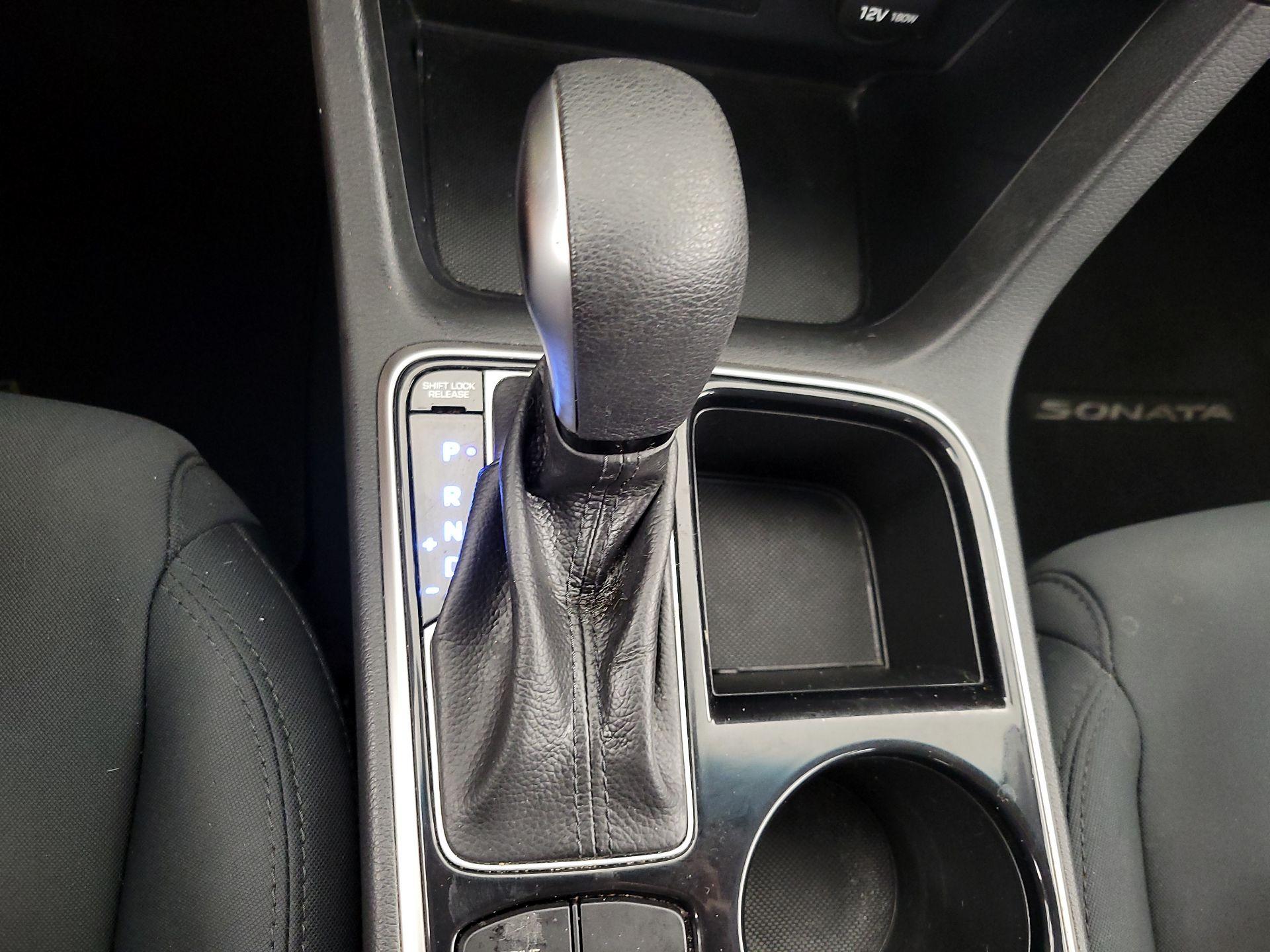Thumbnail: 2019 Hyundai Sonata - 15