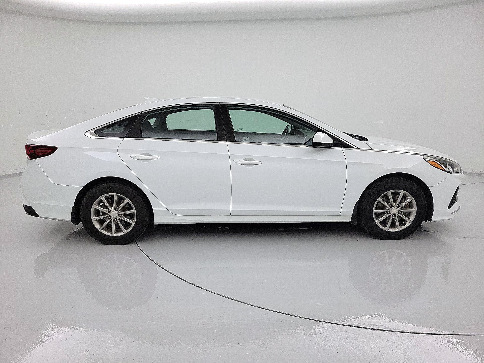 Thumbnail: 2019 Hyundai Sonata - 4