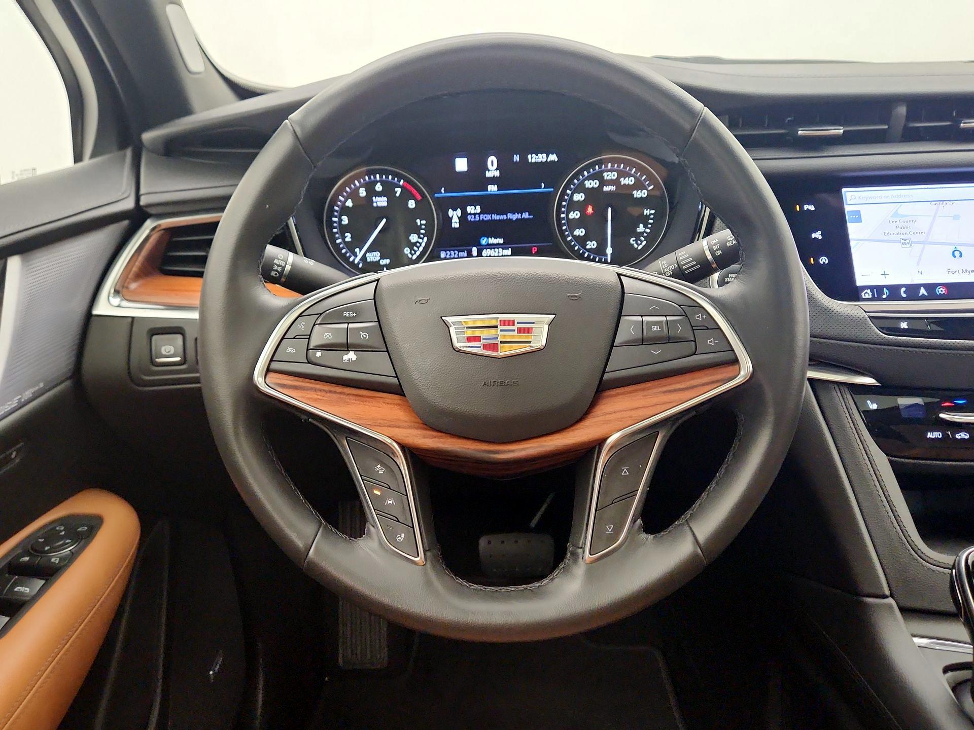Thumbnail: 2020 Cadillac XT5 - 10