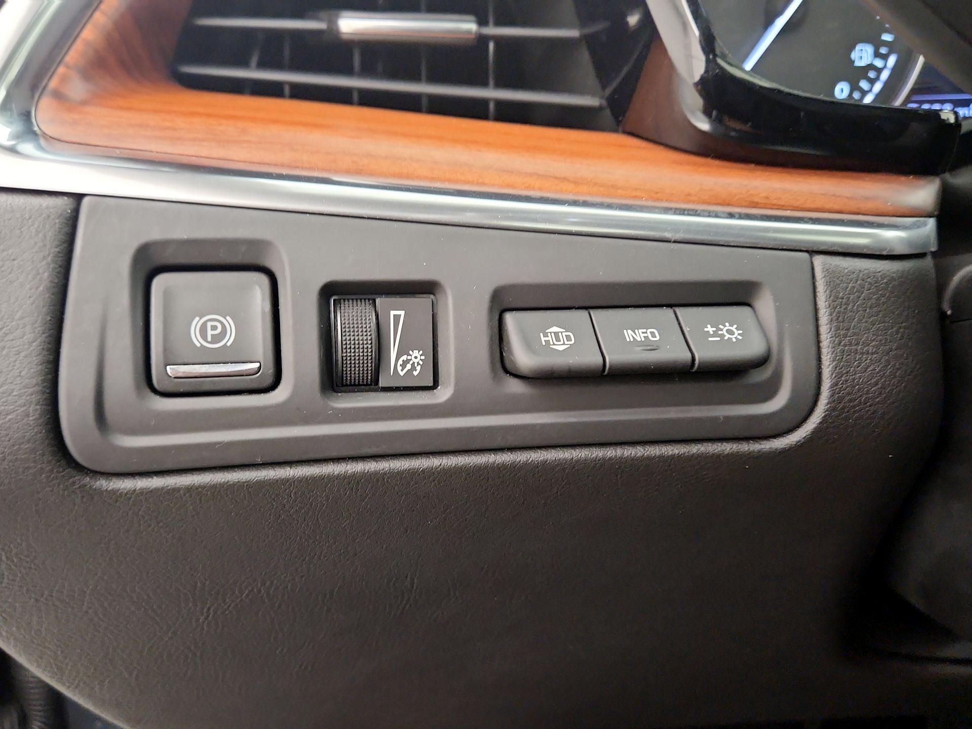 Thumbnail: 2020 Cadillac XT5 - 13