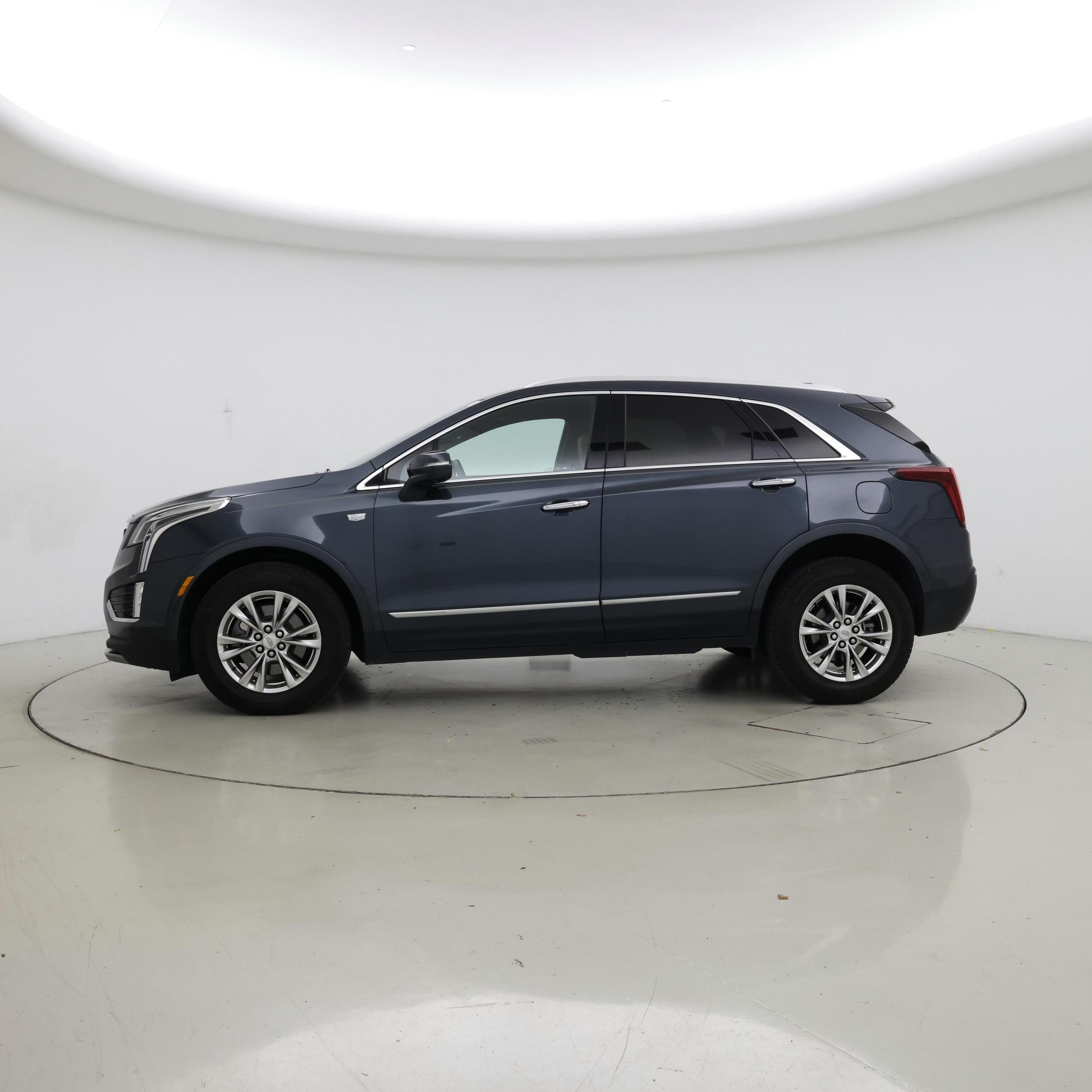 Thumbnail: 2020 Cadillac XT5 - 3