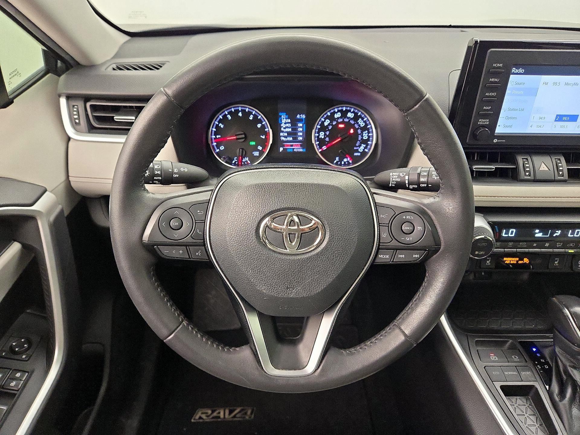 Thumbnail: 2020 Toyota RAV4 - 10