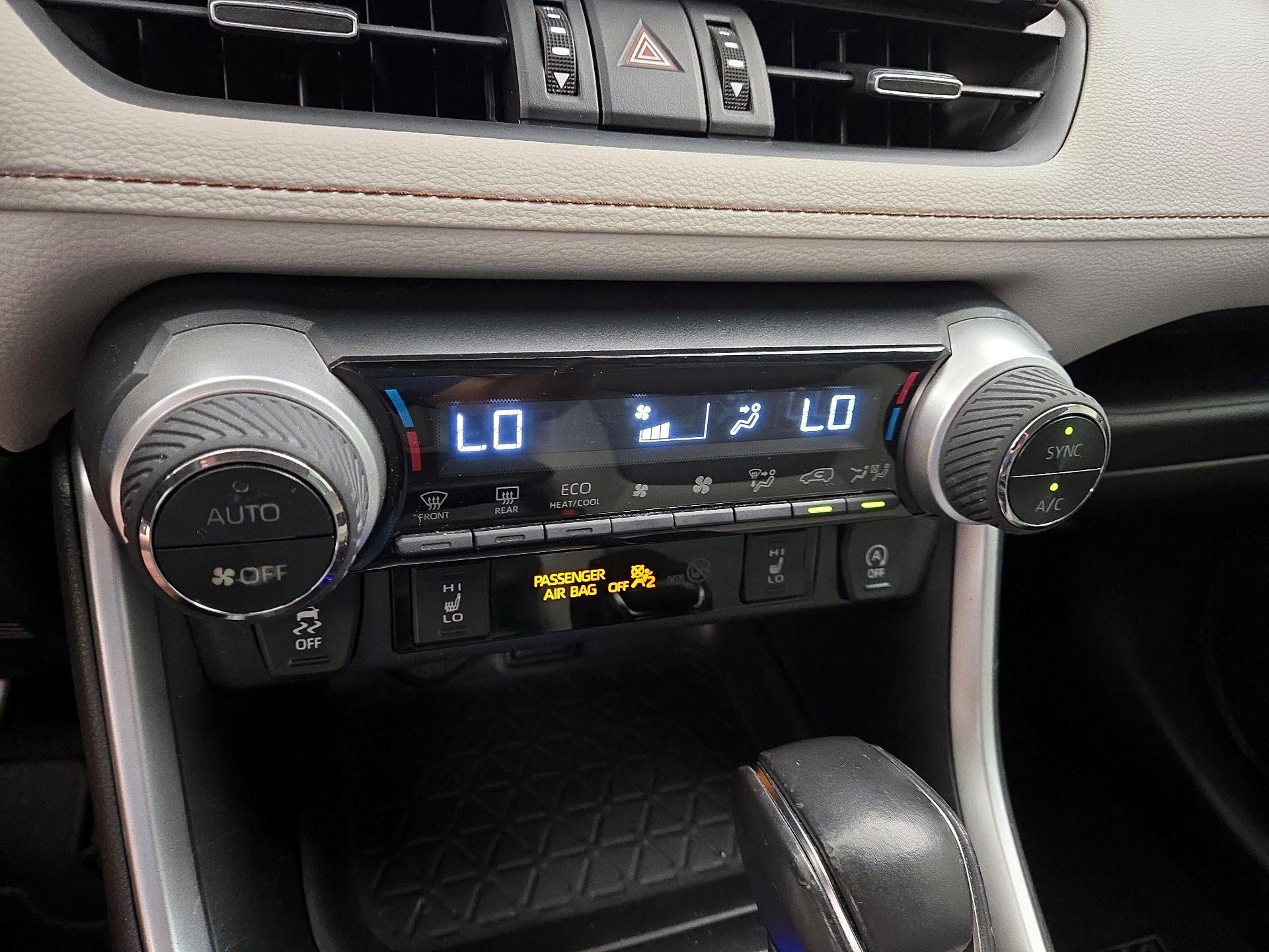 Thumbnail: 2020 Toyota RAV4 - 16