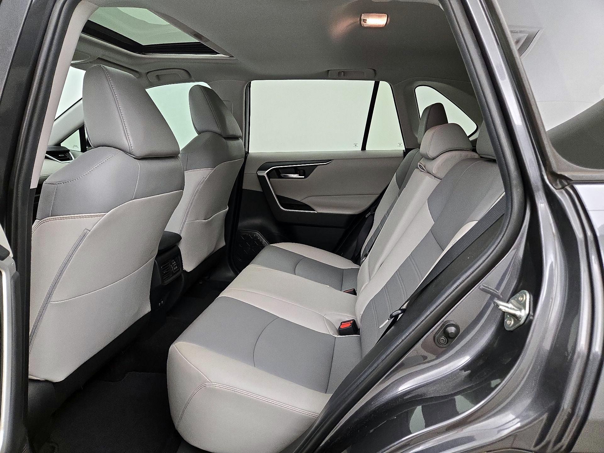Thumbnail: 2020 Toyota RAV4 - 20