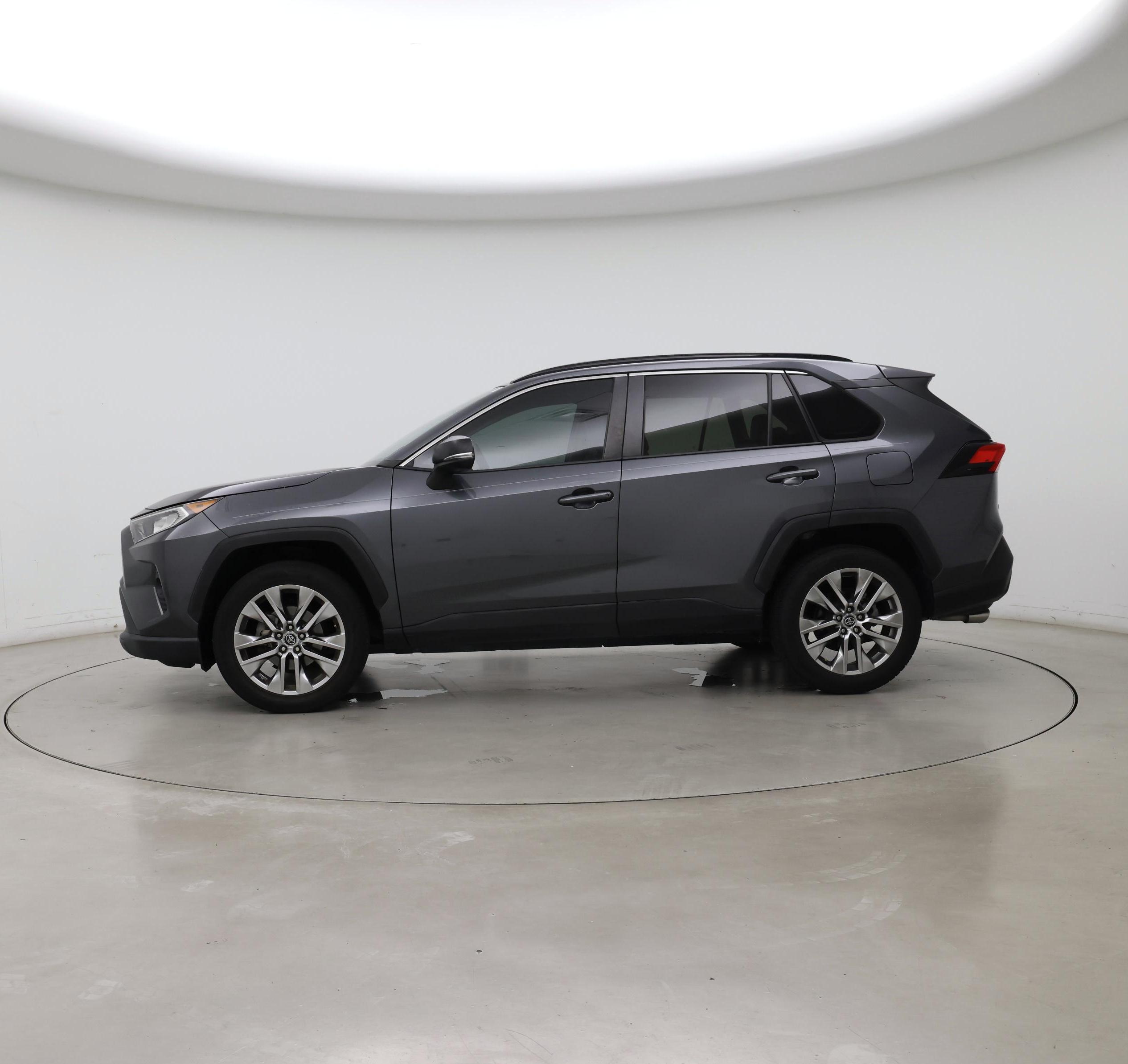 Thumbnail: 2020 Toyota RAV4 - 3