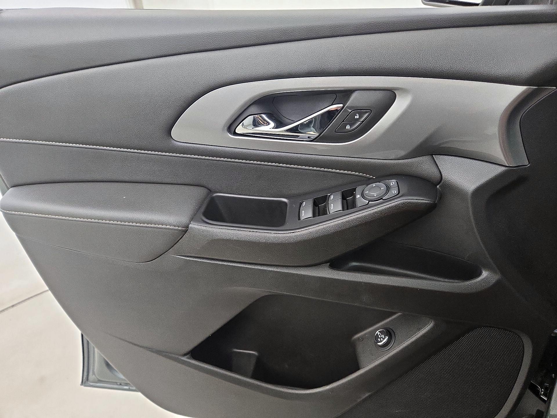 Thumbnail: 2023 Chevrolet Traverse - 12