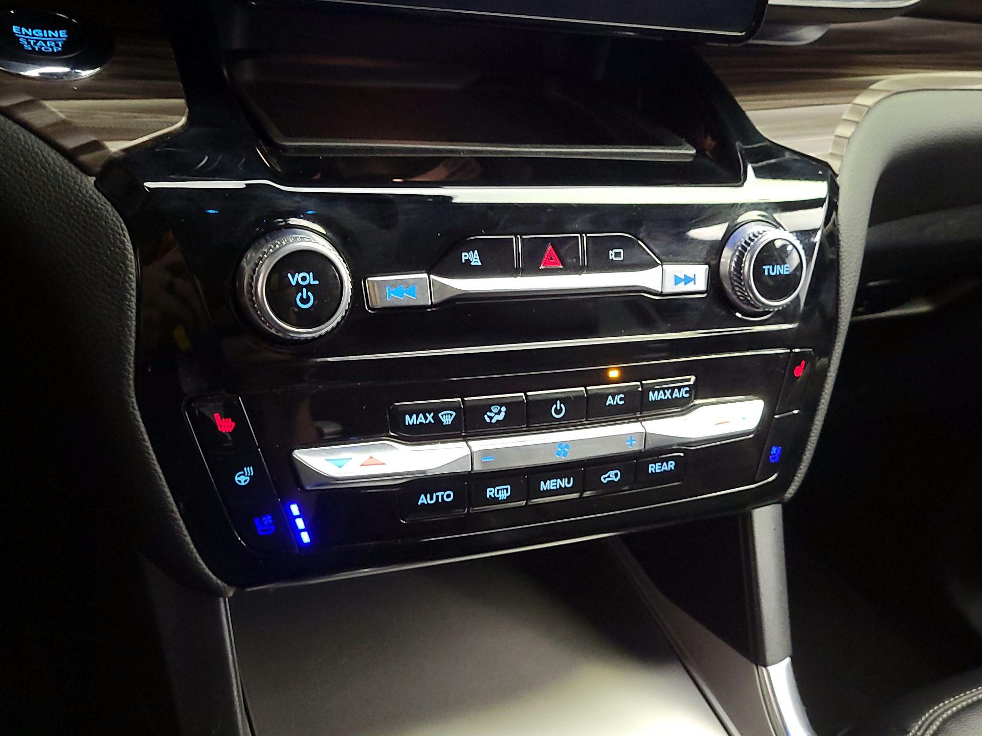 Thumbnail: 2023 Ford Explorer - 17