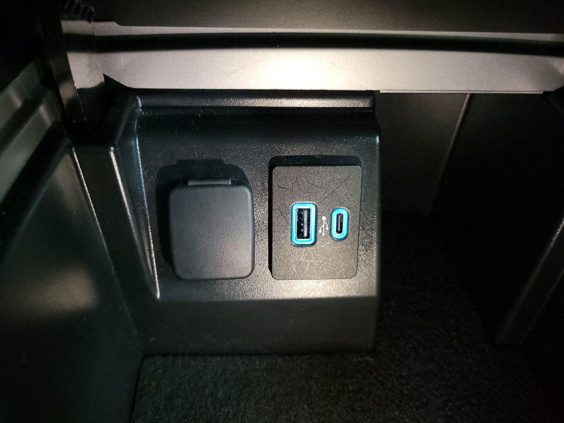 Thumbnail: 2023 Ford Explorer - 19