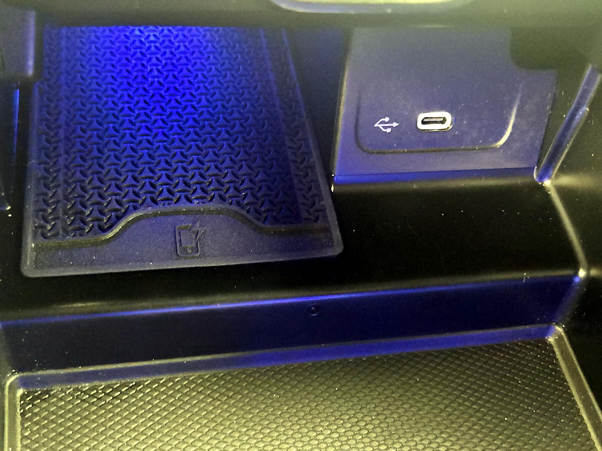 Thumbnail: 2024 Mercedes-Benz C-Class - 18