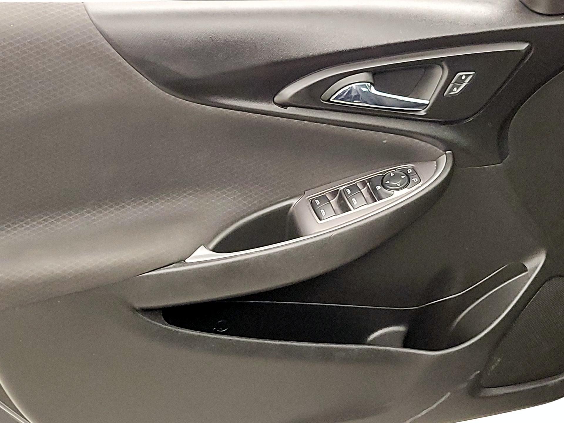 Thumbnail: 2023 Chevrolet Malibu - 12