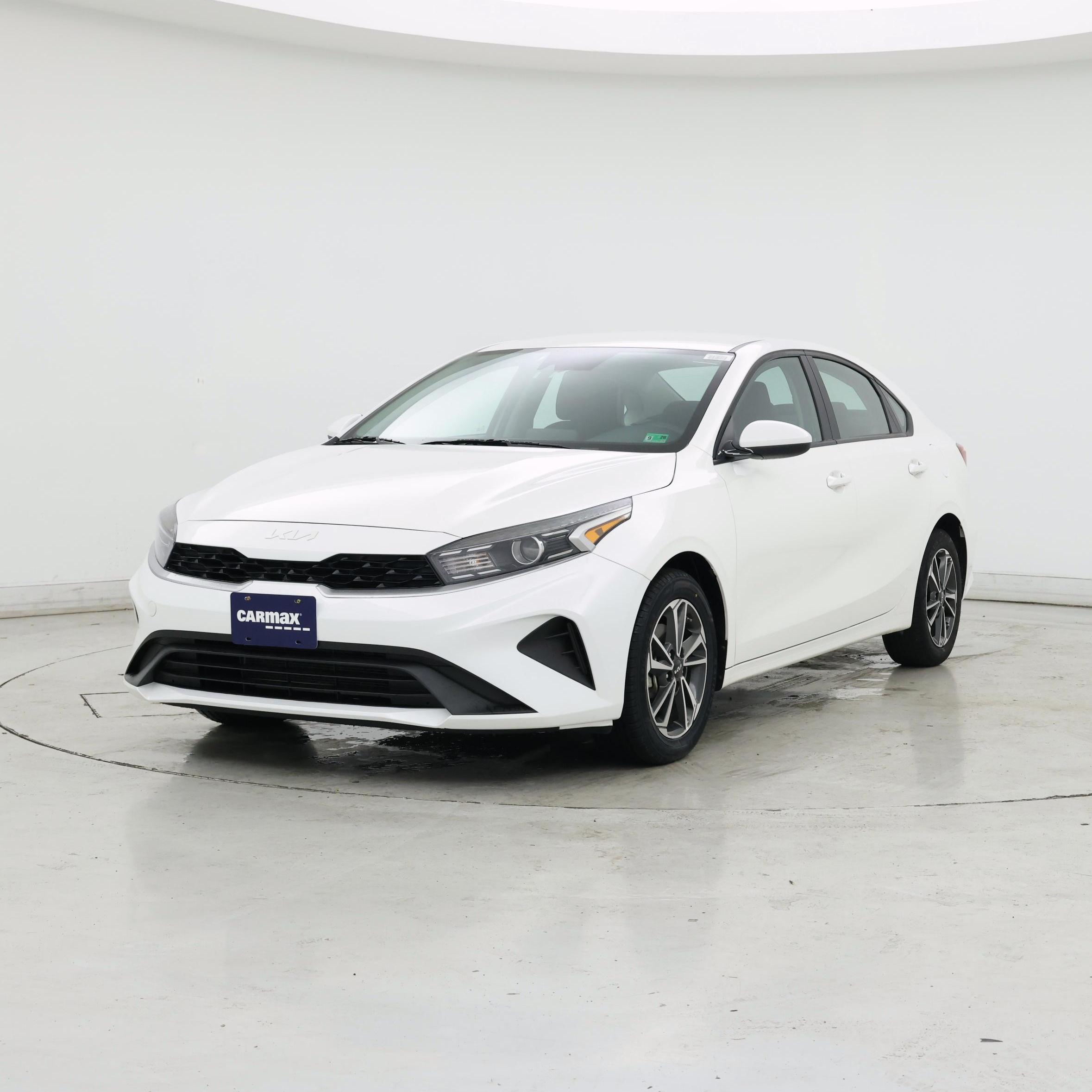 Thumbnail: 2023 Kia Forte - 4