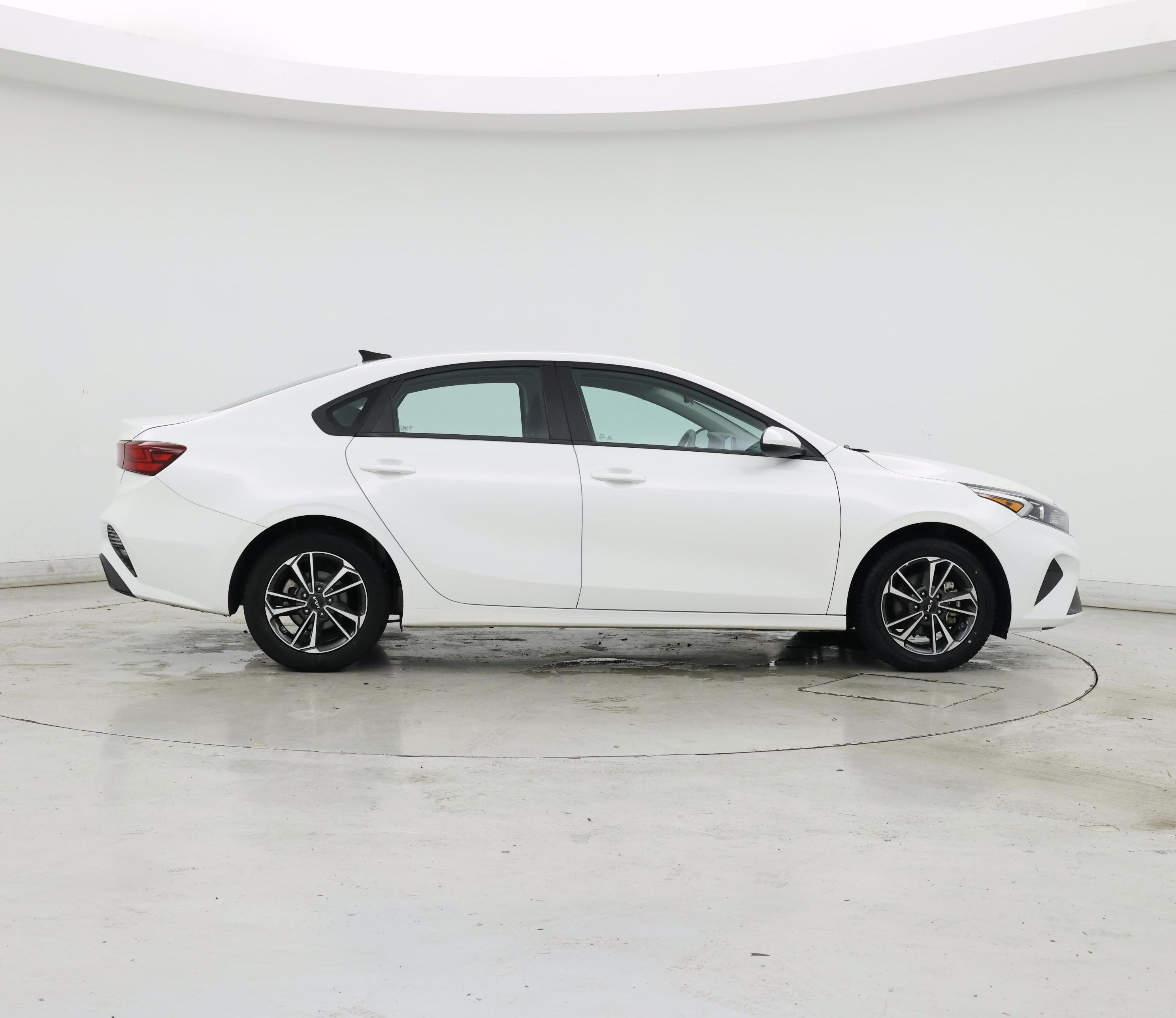 Thumbnail: 2023 Kia Forte - 7