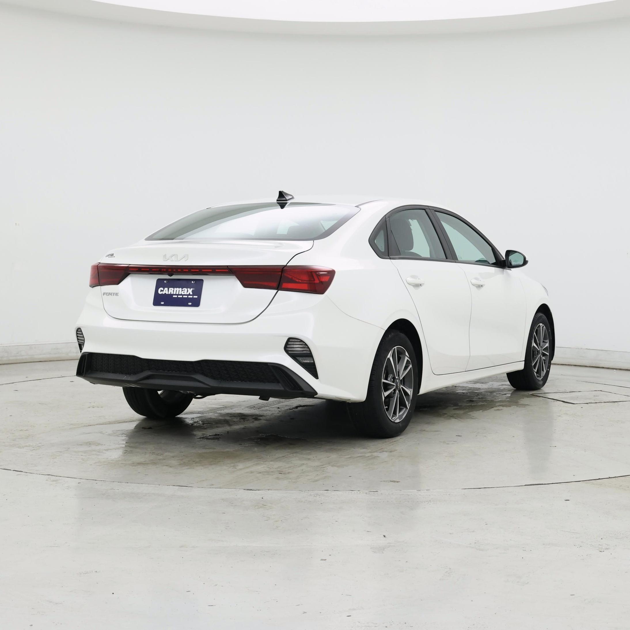 Thumbnail: 2023 Kia Forte - 8