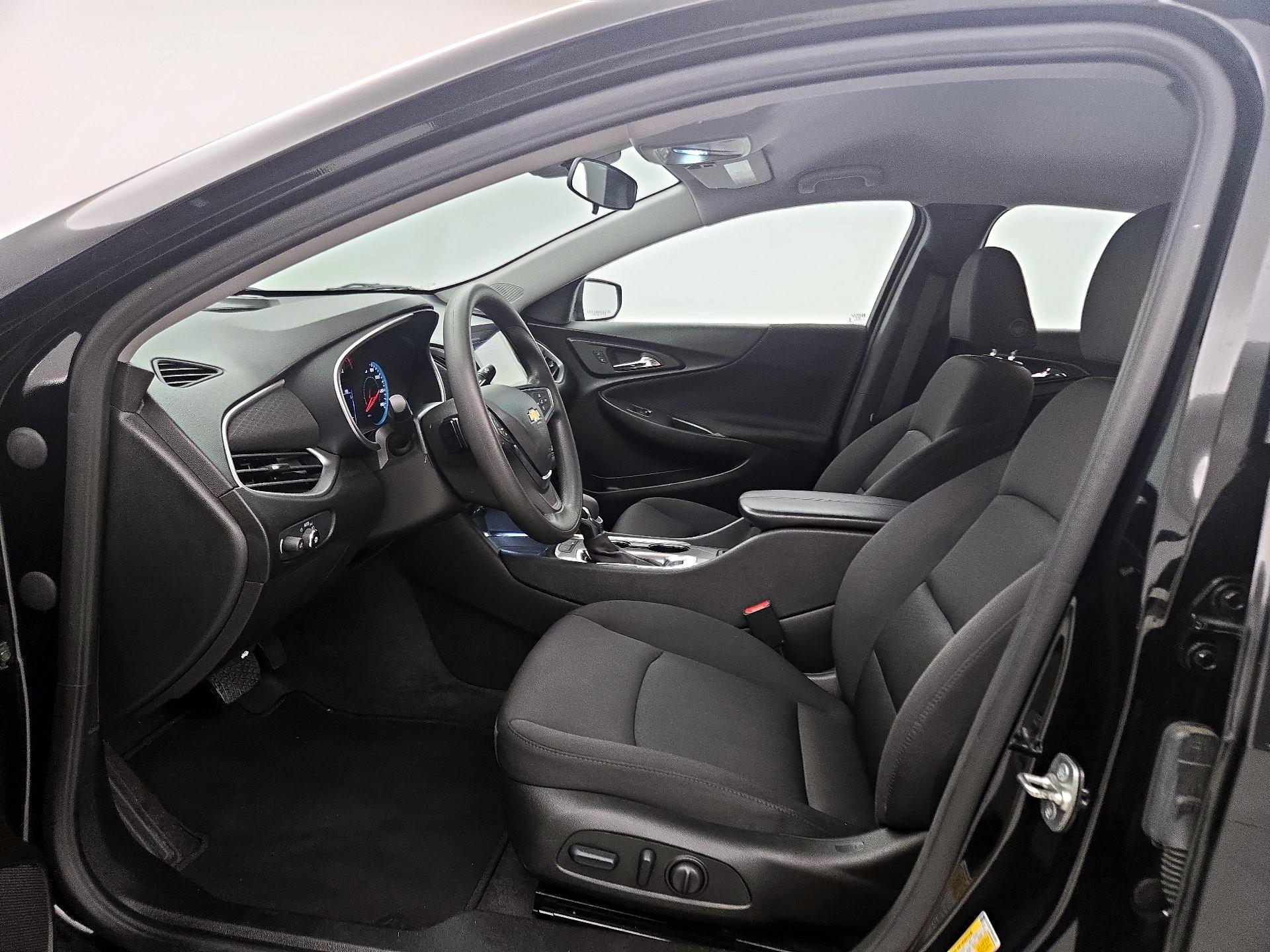 Thumbnail: 2024 Chevrolet Malibu - 11